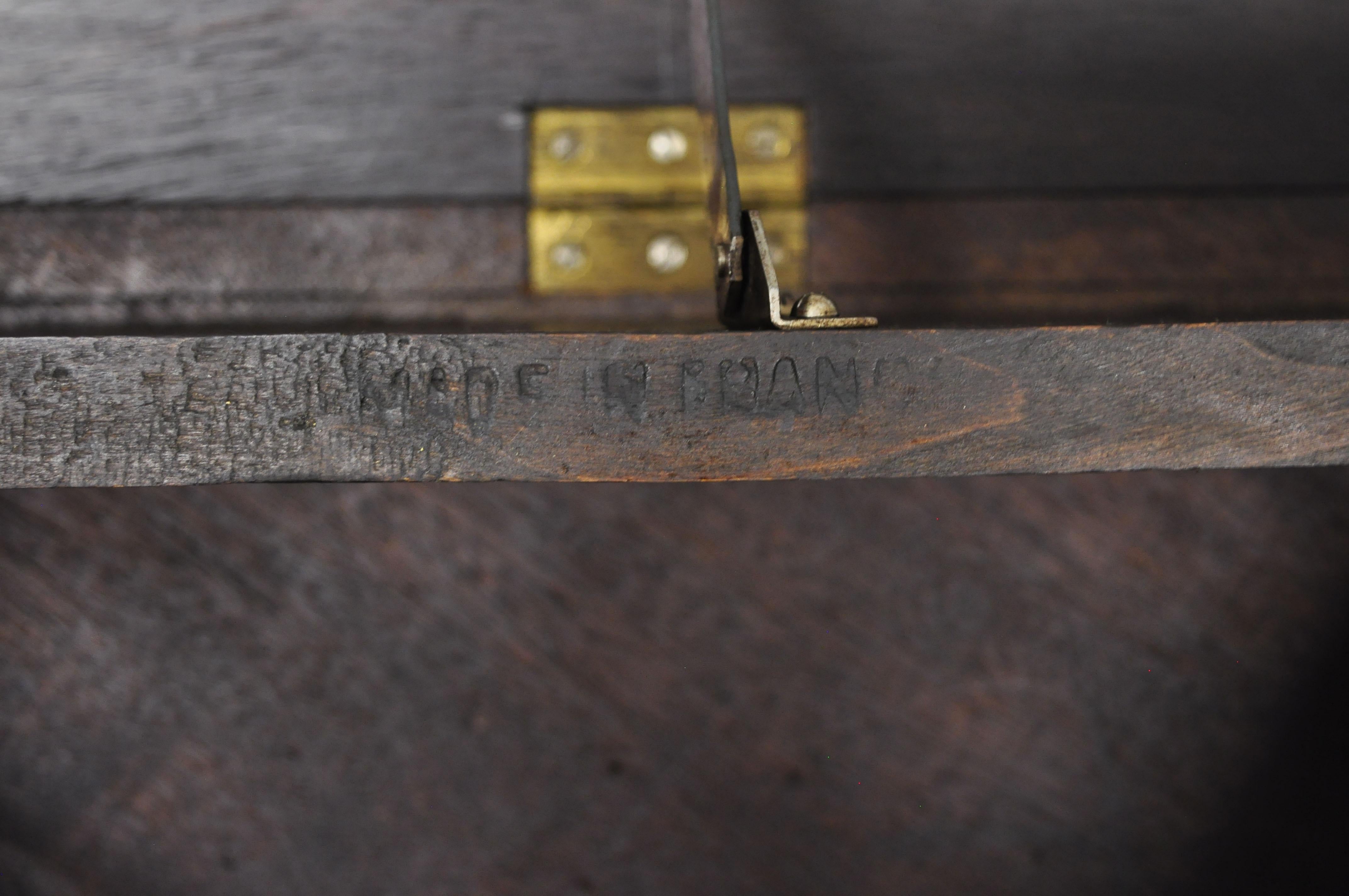 Dreifacher klappbarer Beistelltisch aus Seidenholz mit Bronze-Goldbronze-Intarsien, Louis XV.-Stil im Angebot 6