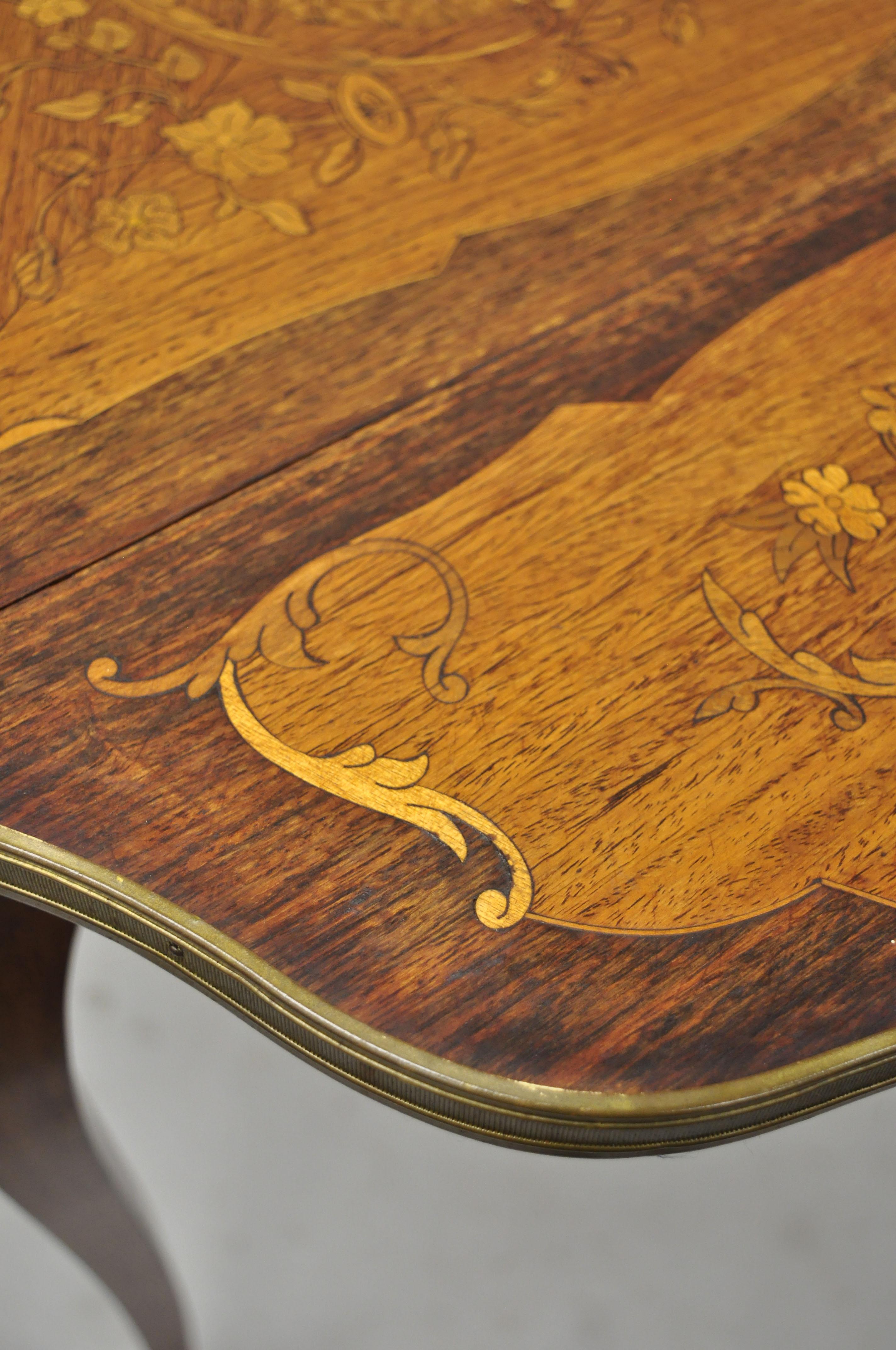 Dreifacher klappbarer Beistelltisch aus Seidenholz mit Bronze-Goldbronze-Intarsien, Louis XV.-Stil im Angebot 3