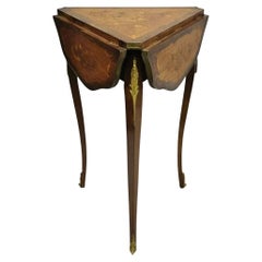 Französischer Louis XV.-Beistelltisch aus Seidenholz mit drei klappbaren Blättern und Bronze-Goldbronze-Intarsien