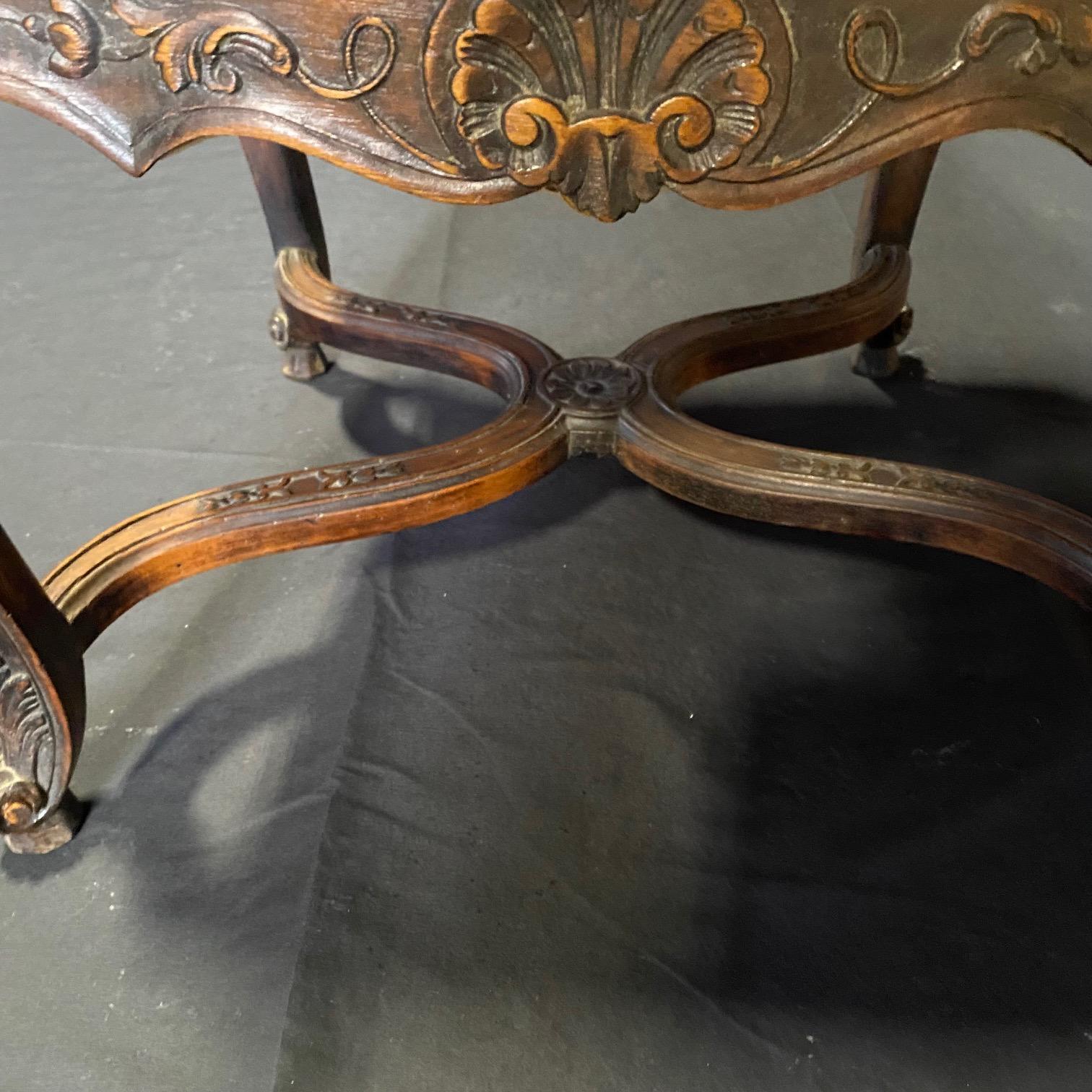 French Louis XV Set of 4 Chairs with Original Blue Mohair Upholstery For Sale 12