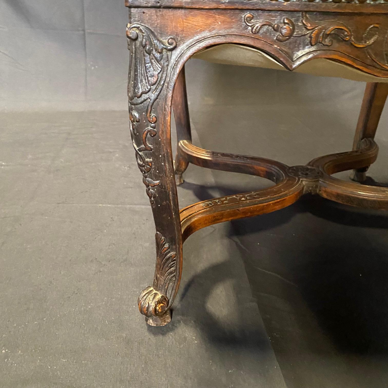 French Louis XV Set of 4 Chairs with Original Blue Mohair Upholstery For Sale 14
