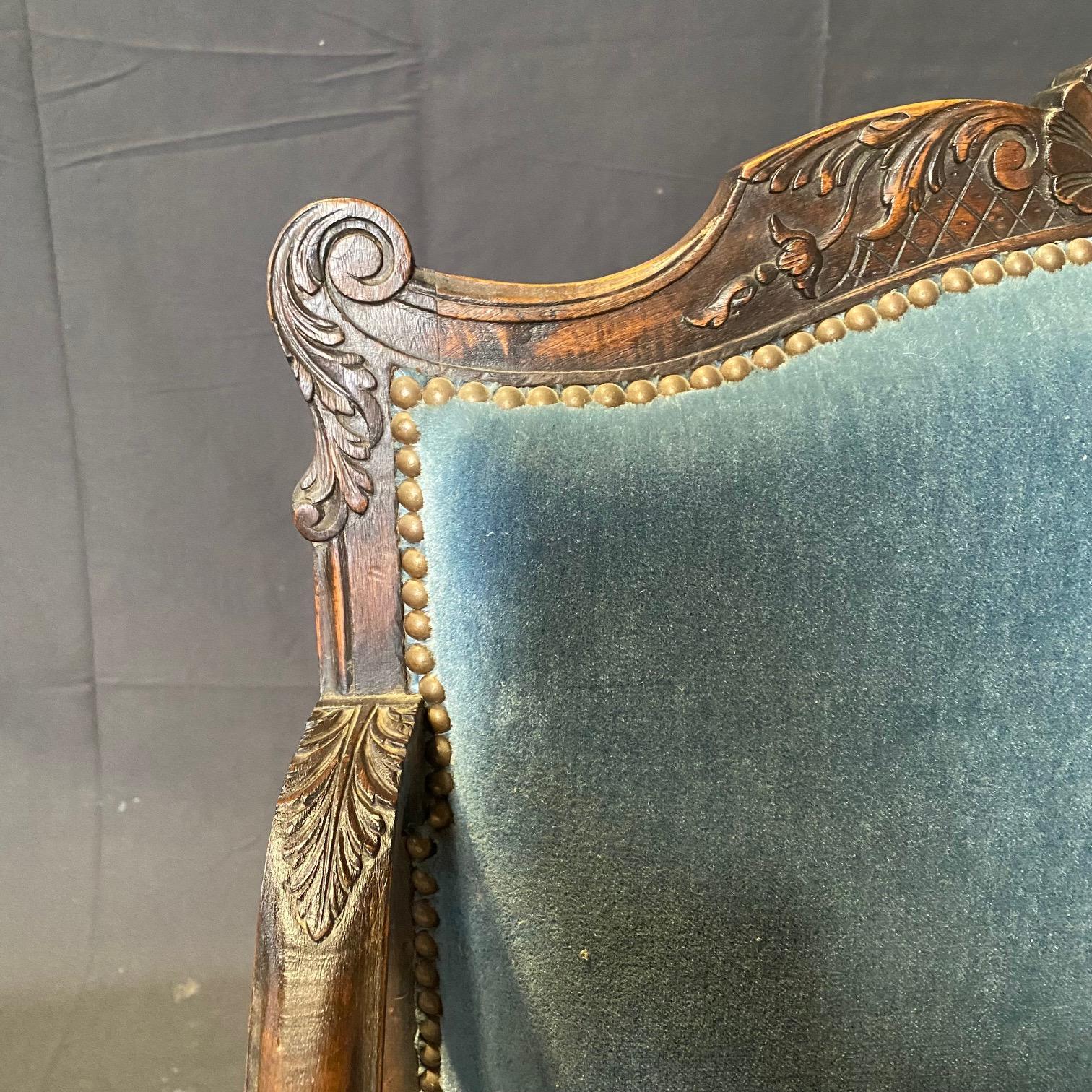 French Louis XV Set of 4 Chairs with Original Blue Mohair Upholstery For Sale 2