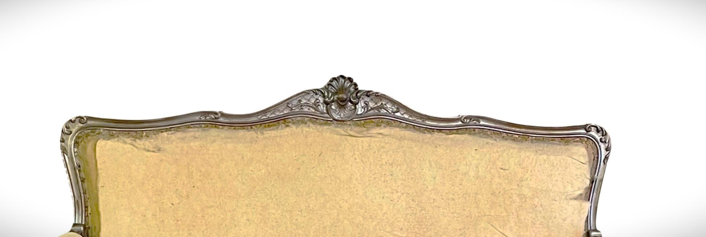 Louis XV Silver Giltwood Carved Three-Piece Salon or Parlor Suite/Sofa In Good Condition For Sale In Cranbrook, Kent