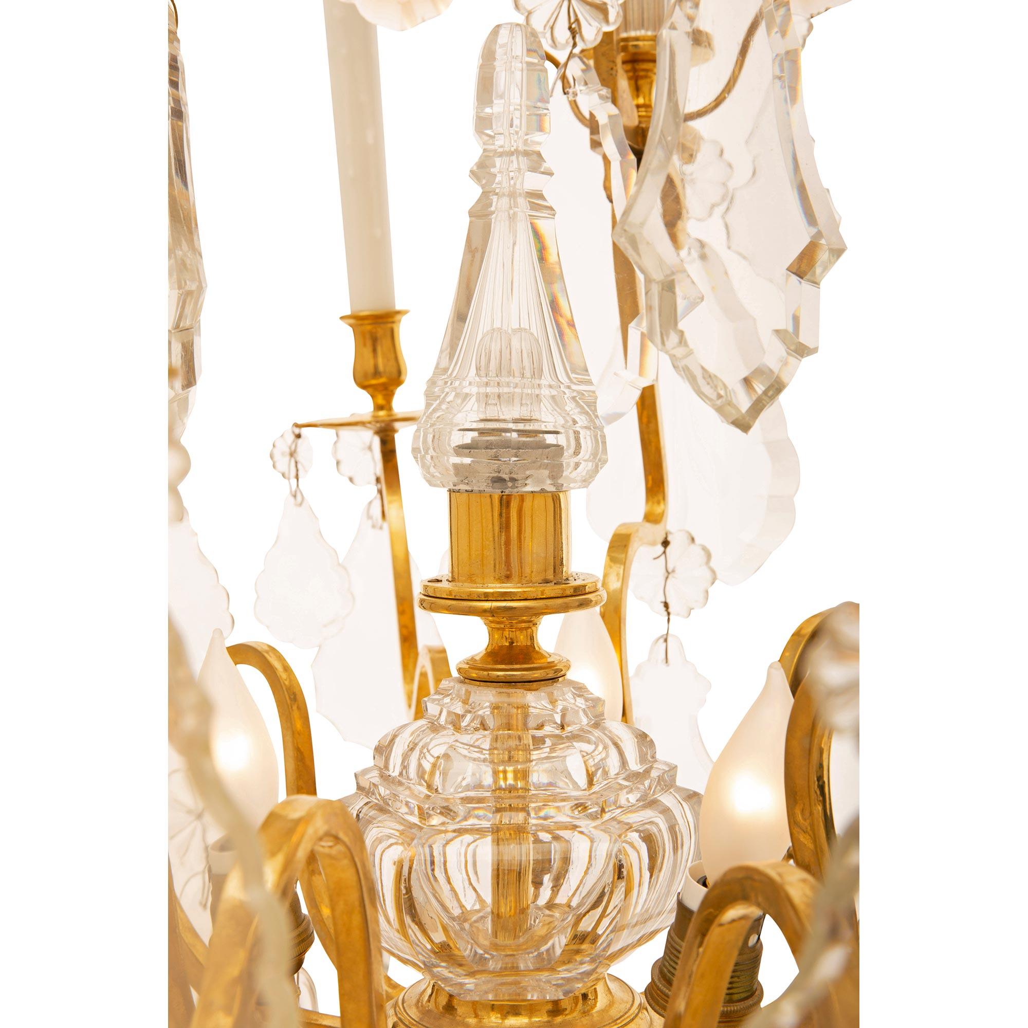 XIXe siècle Lustre français Louis XV à quinze lumières en cristal de Baccarat en vente