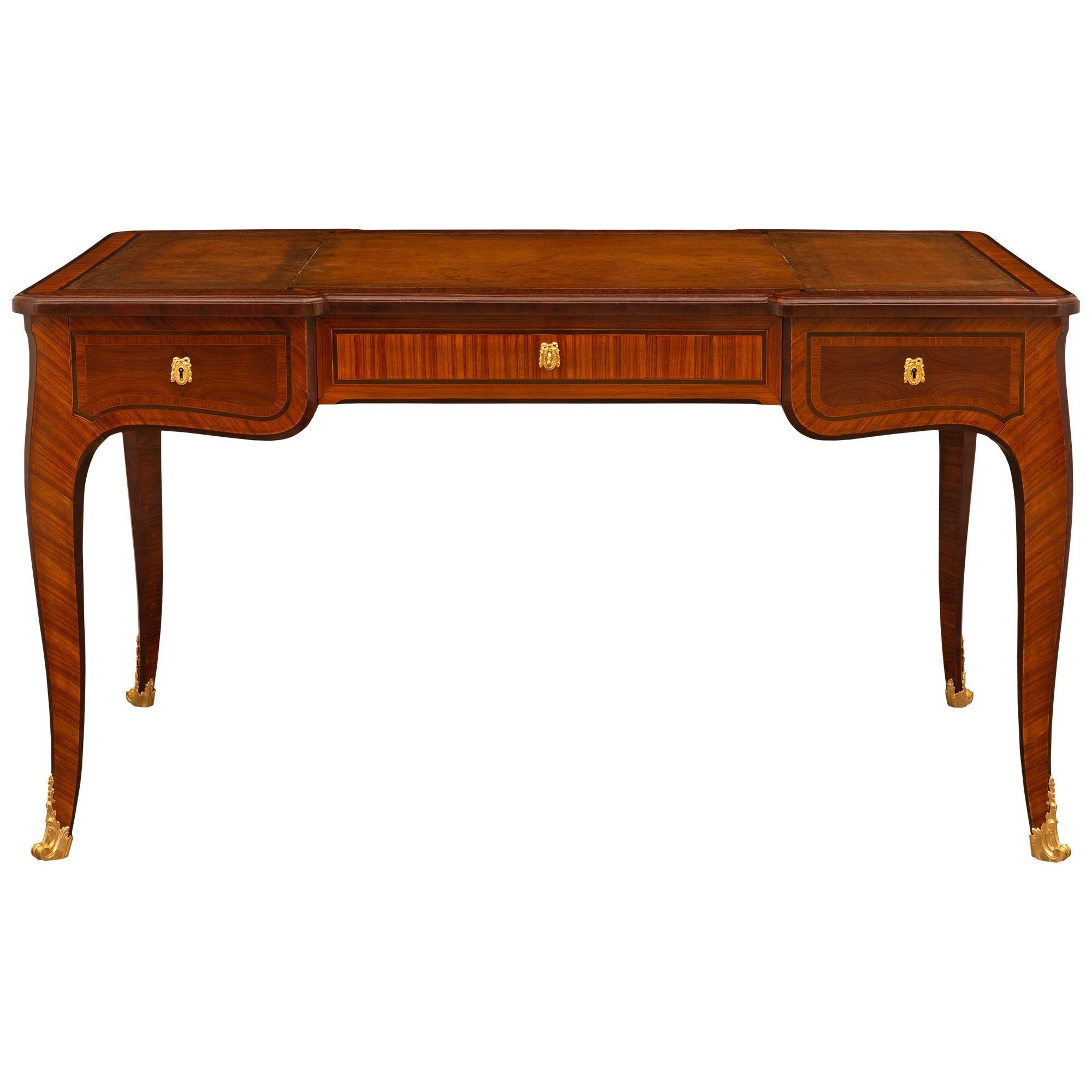 Schreibtisch aus Tulpenholz, Veilchenholz und Goldbronze im französischen Louis-XV-Stil, signiert Krieger im Angebot 7