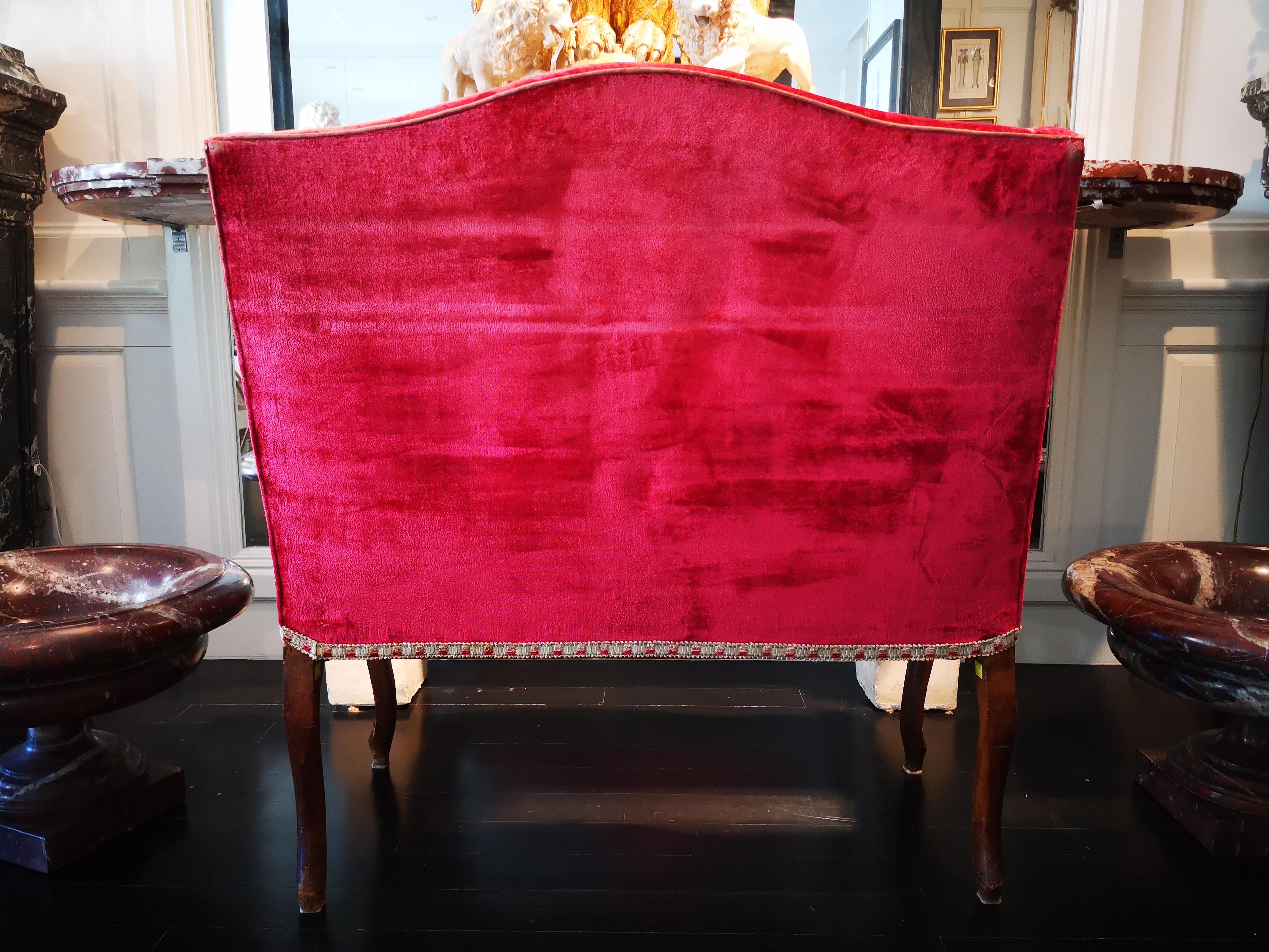 French Louis XV Style Provencal Banquette 'Narrow Settee' In Good Condition In Montreal, Quebec