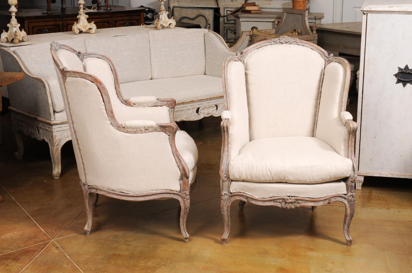 French Louis XV Style 1880s Painted Bergère Chairs with Carved Floral Motifs For Sale 7