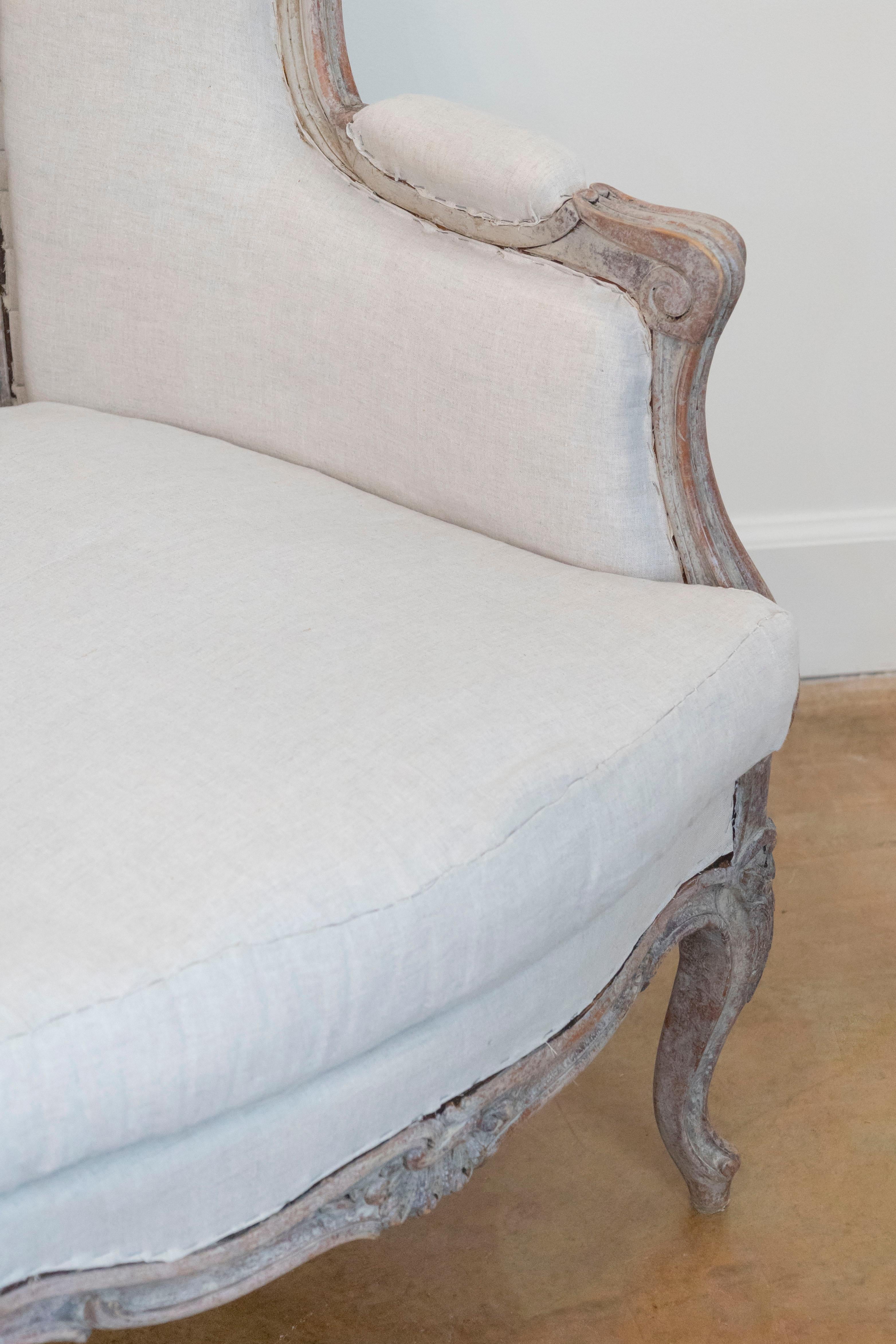French Louis XV Style 1880s Painted Bergère Chairs with Carved Floral Motifs For Sale 2