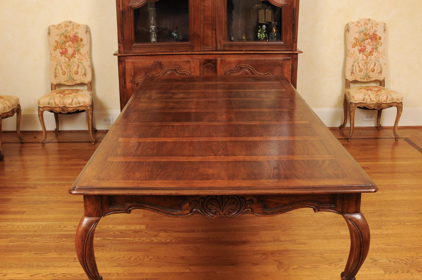 French Louis XV Style 1880s Walnut Extension Dining Table with Two Leaves 7