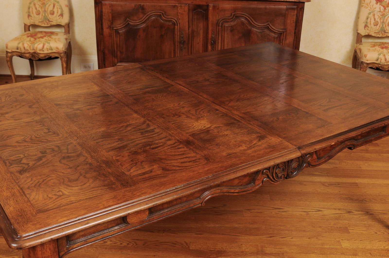 French Louis XV Style 1880s Walnut Extension Dining Table with Two Leaves 15