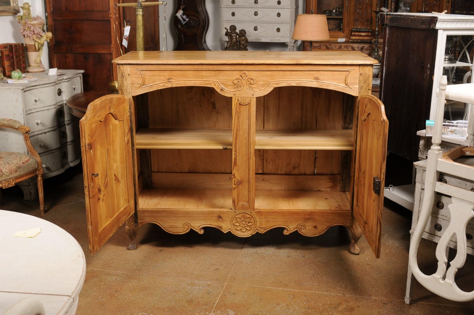 French Louis XV Style 1880s Wooden Buffet with Carved Apron and Molded Doors For Sale 9