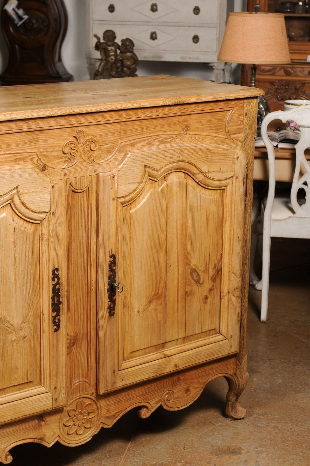 French Louis XV Style 1880s Wooden Buffet with Carved Apron and Molded Doors For Sale 1