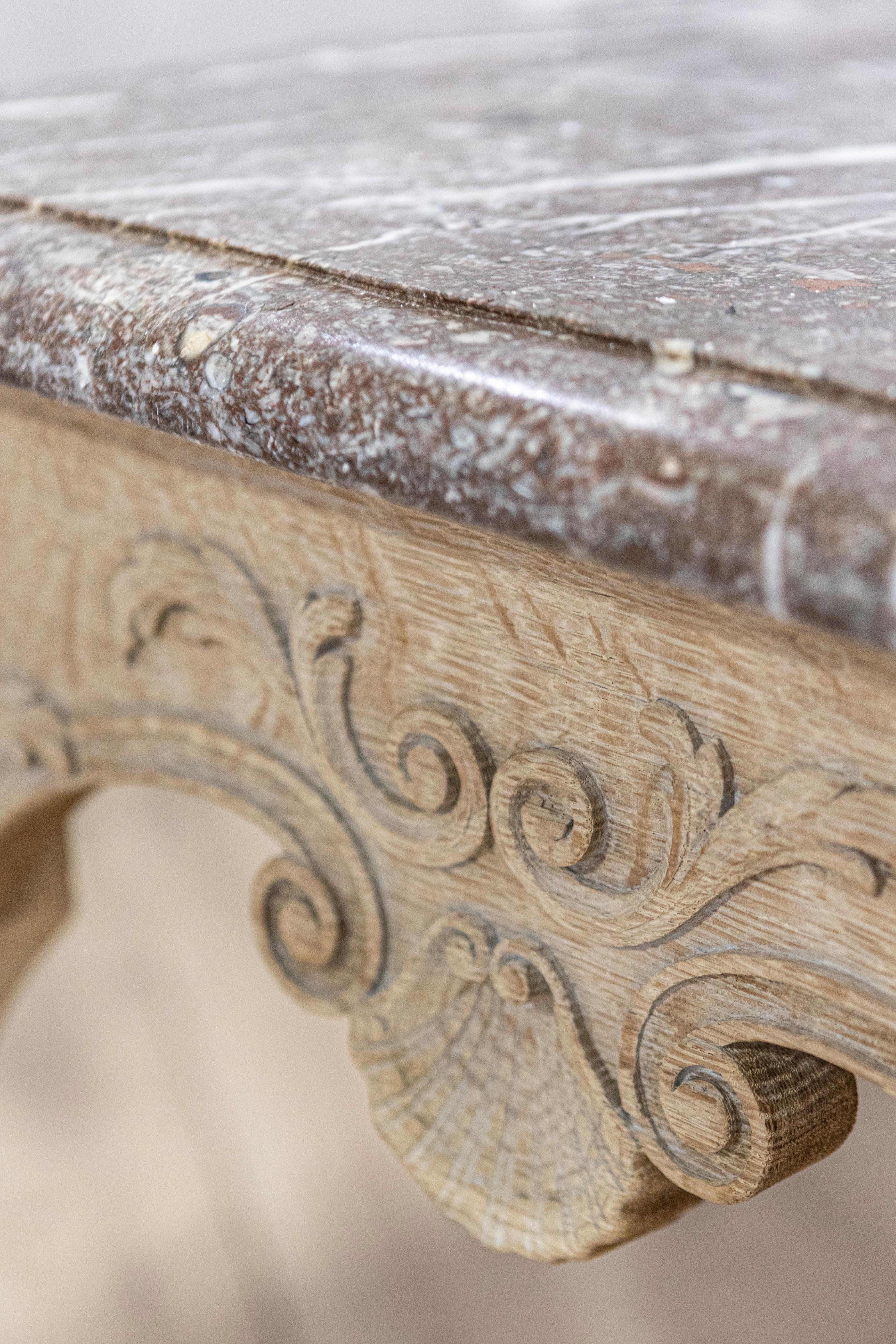 Mesa consola de madera blanqueada estilo Luis XV francés de la década de 1890 con tapa de mármol gris en venta 4