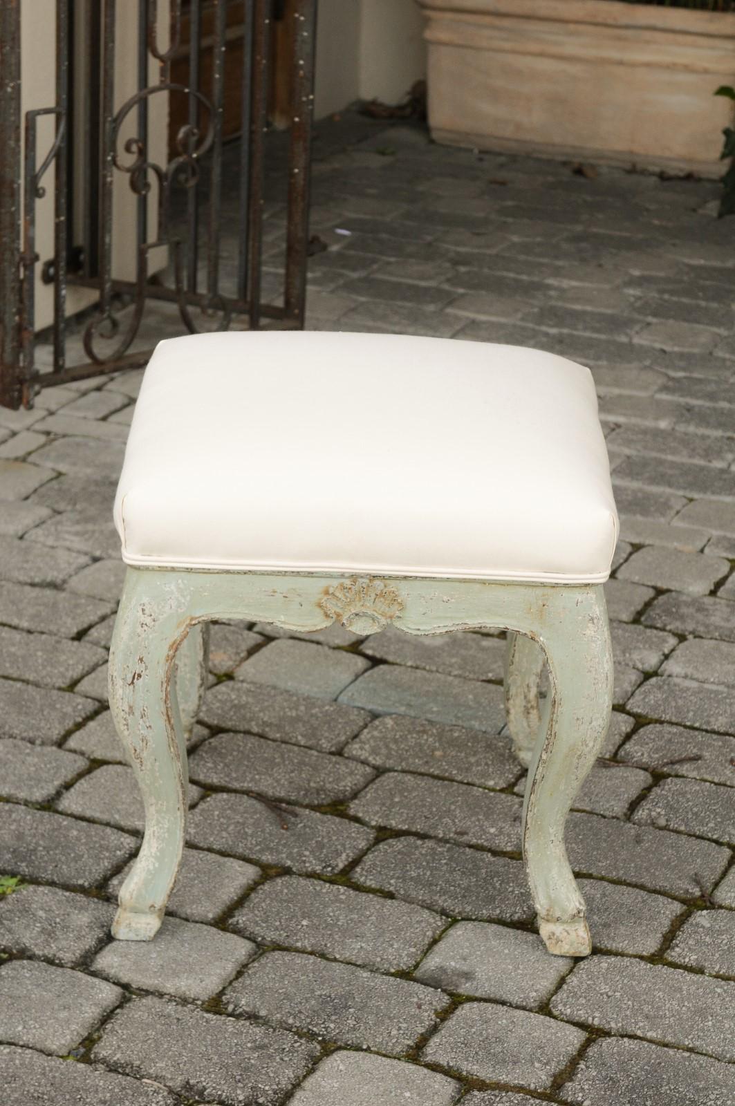 19th Century French Louis XV Style 1890s Painted Stool with Cabriole Legs and Hoof Feet For Sale