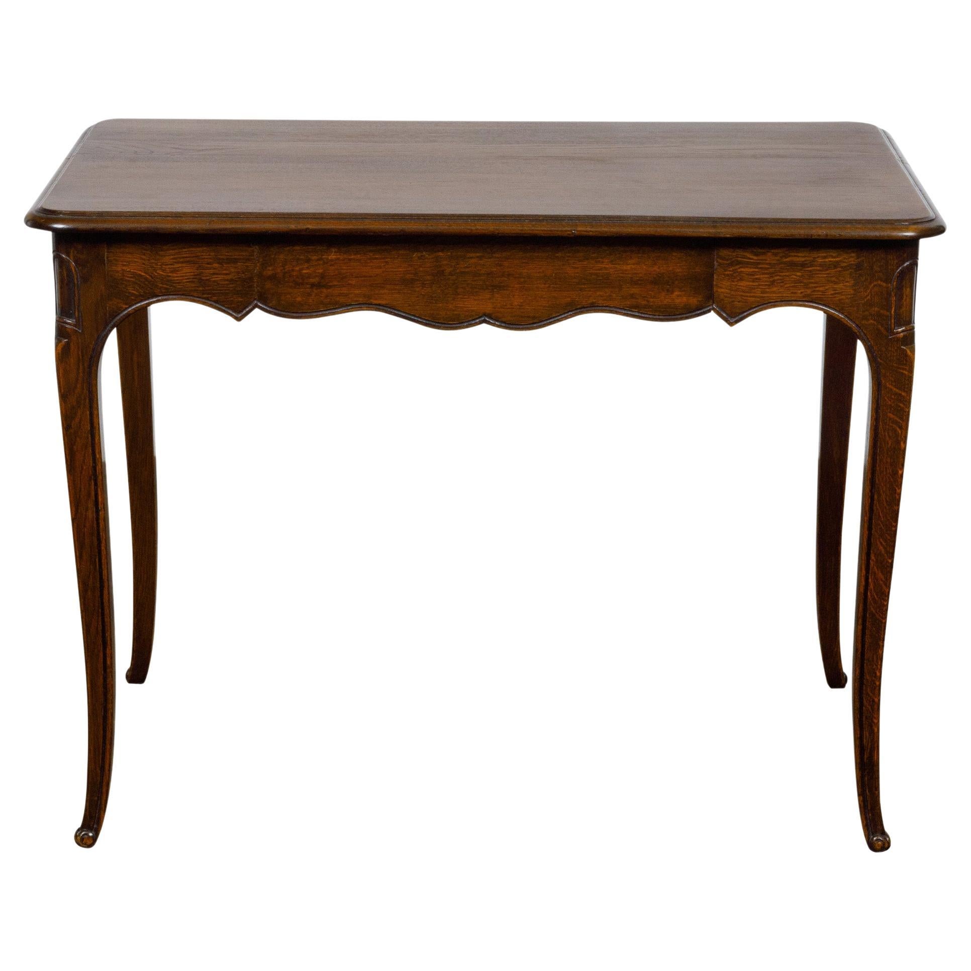 French Louis XV Style 1900s Oak Side Table with Drawer and Scalloped Apron