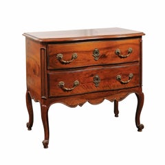 French Louis XV Style 1900s Walnut Two-Drawer Commode with Serpentine Front