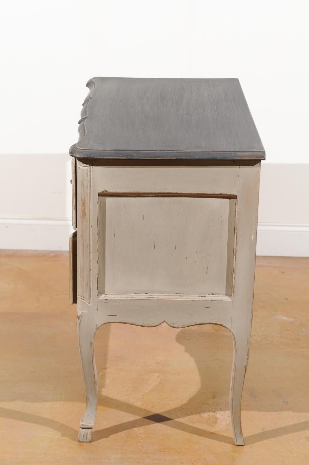 French Louis XV Style 1910s Grey Painted Commode with Bronze Rococo Hardware For Sale 9