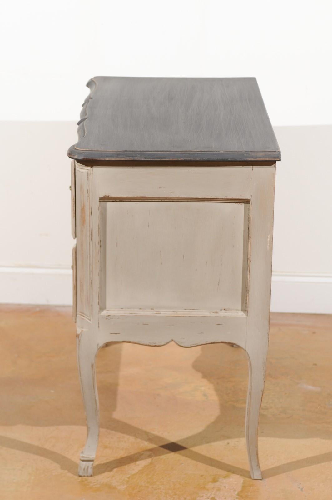 French Louis XV Style 1910s Grey Painted Commode with Bronze Rococo Hardware For Sale 10