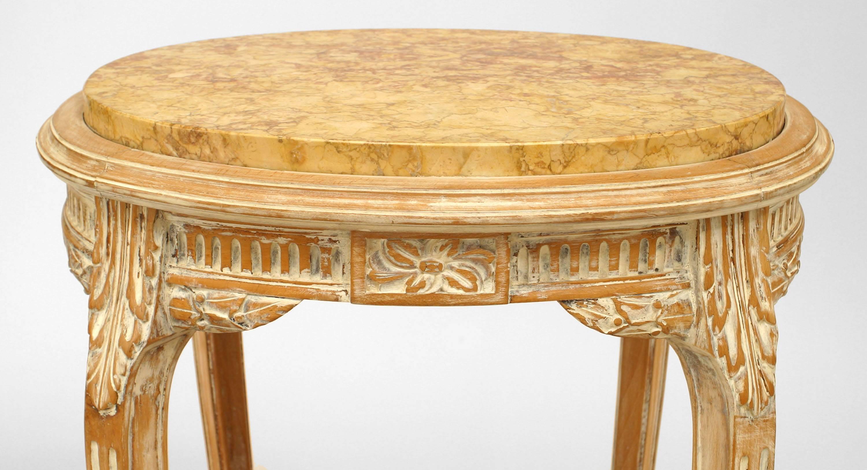 French Louis XV Bleached Oval End Table In Good Condition For Sale In New York, NY