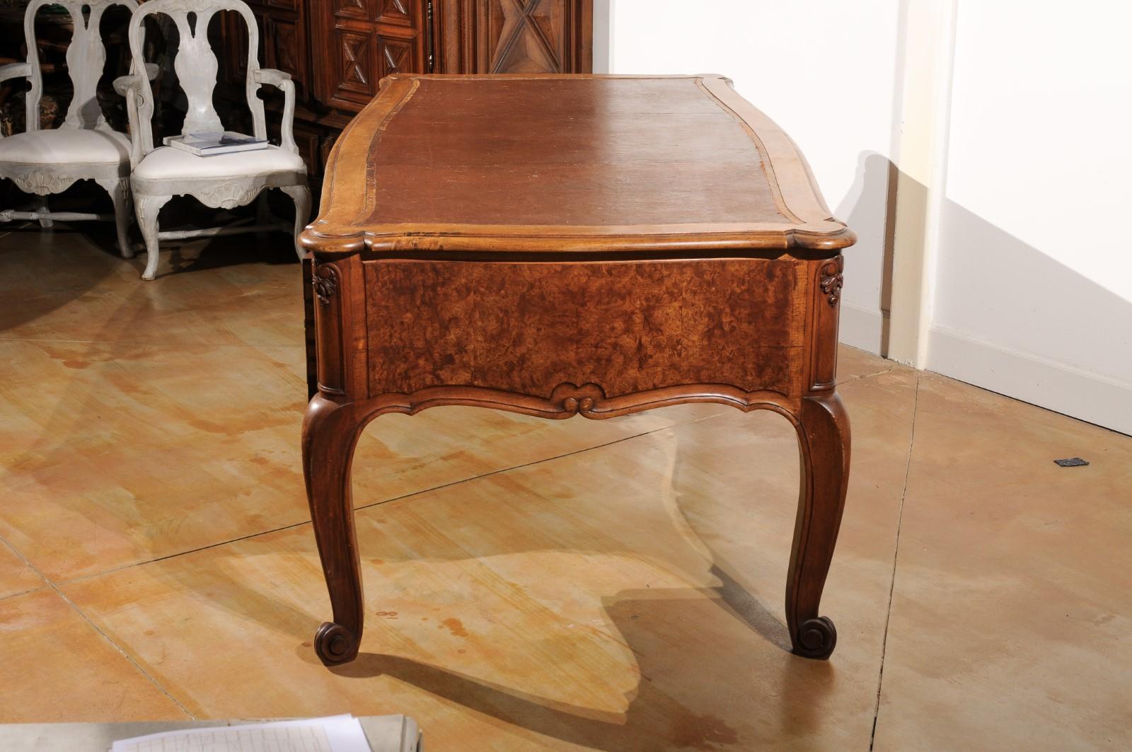 French Louis XV Style 19th Century Burr Walnut and Leather Top Four-Drawer Desk For Sale 10