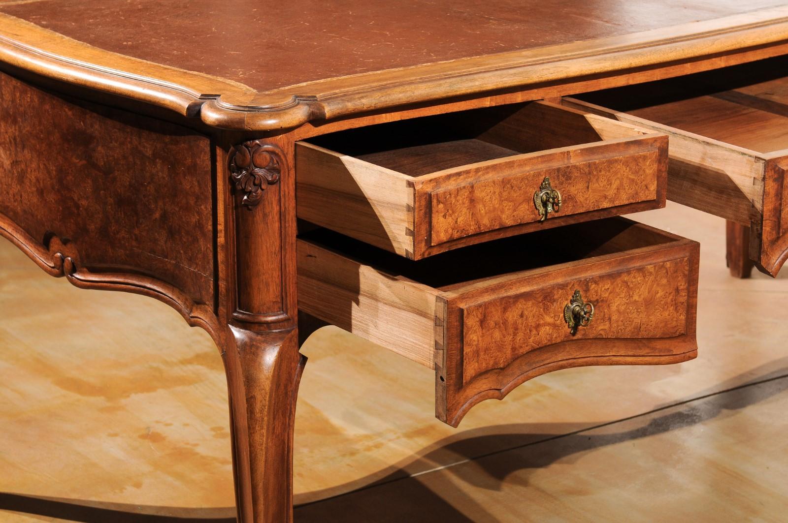 French Louis XV Style 19th Century Burr Walnut and Leather Top Four-Drawer Desk For Sale 4