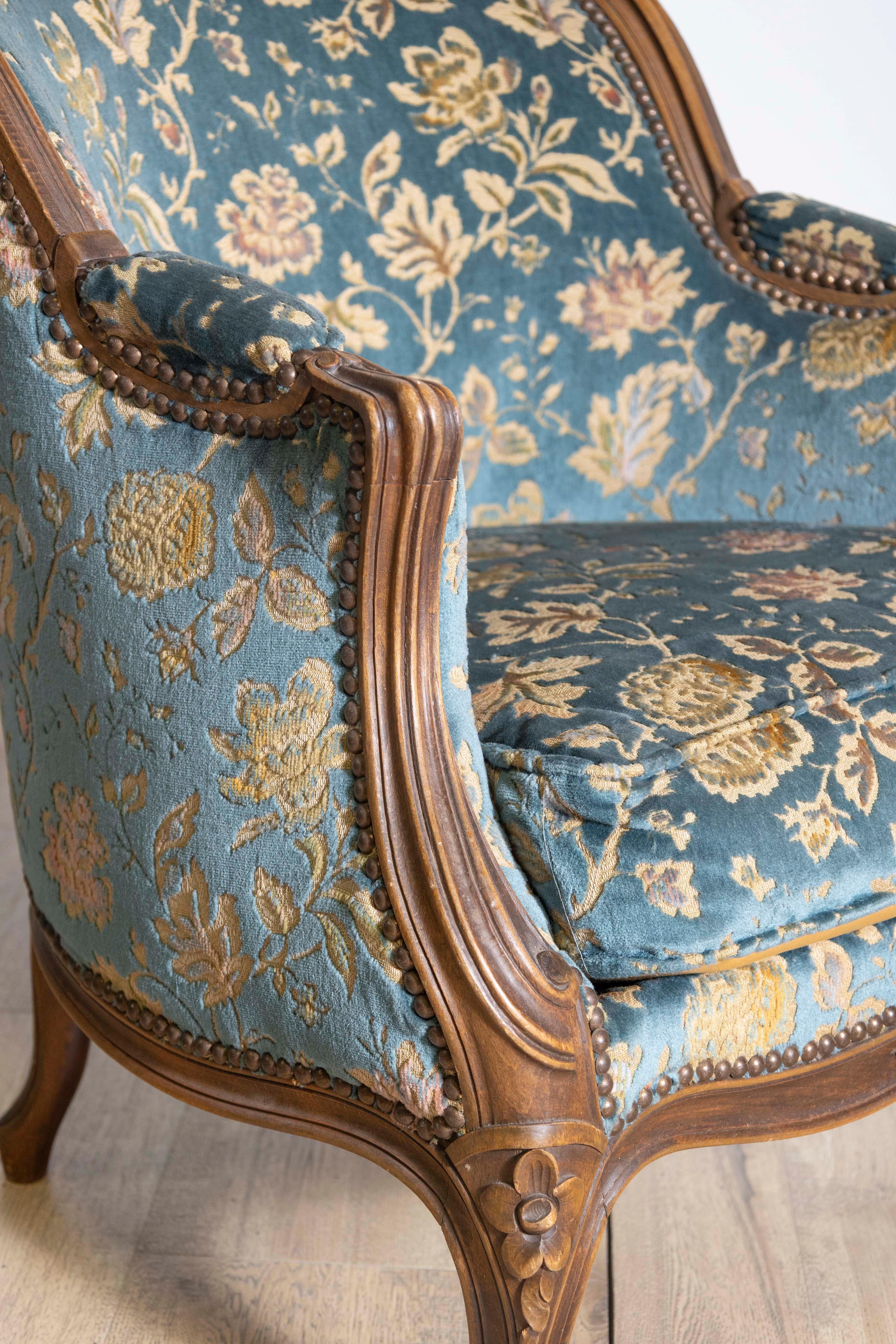 French Louis XV Style 19th Century Carved Walnut Bergères Chair For Sale 4