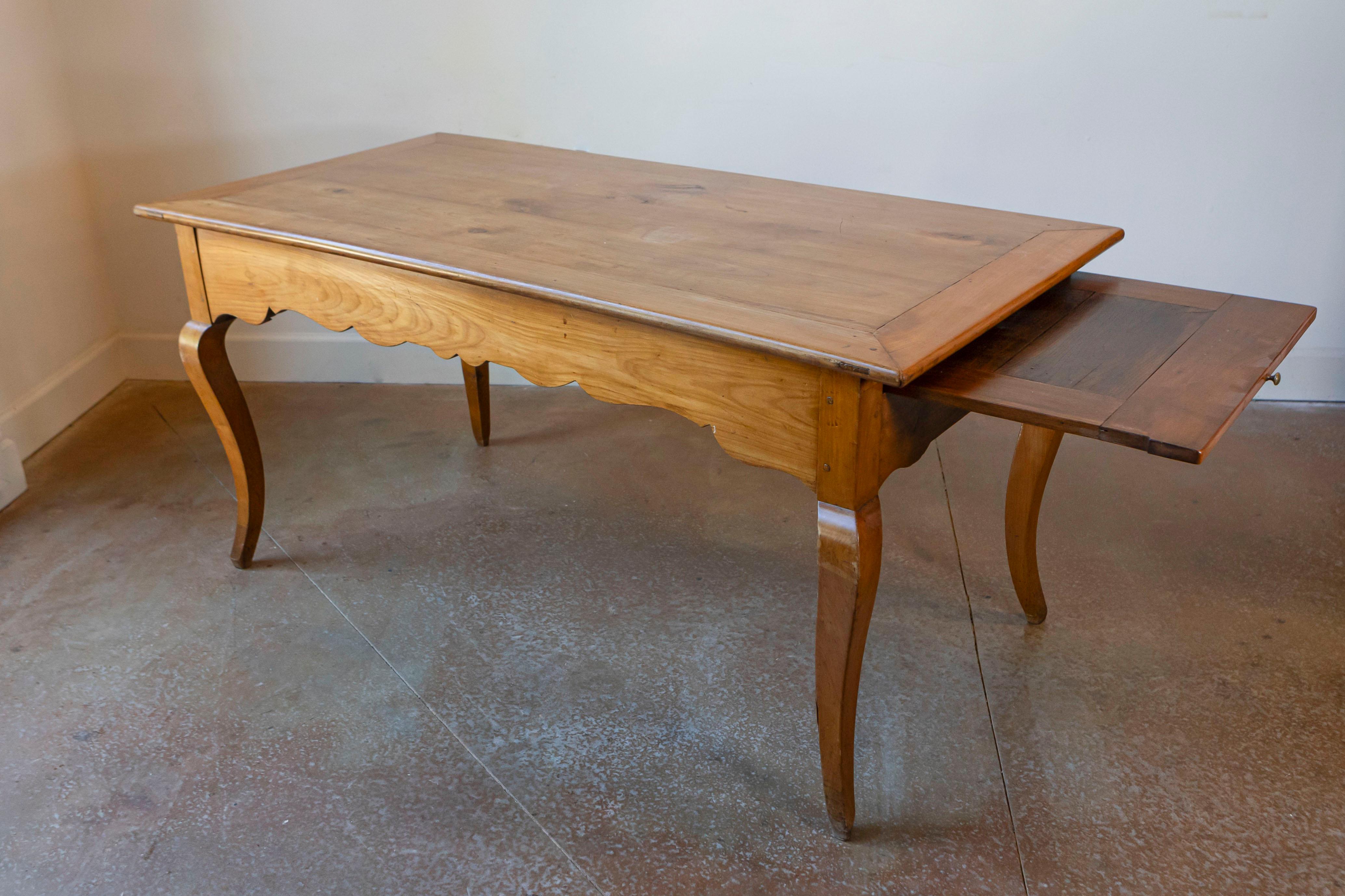 French Louis XV Style 19th Century Cherry Office Table with Lateral Drawers 1