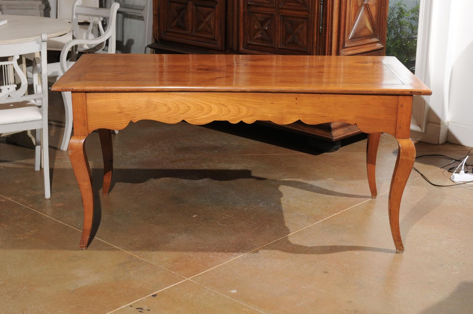 French Louis XV Style 19th Century Cherry Office Table with Lateral Drawers For Sale 2