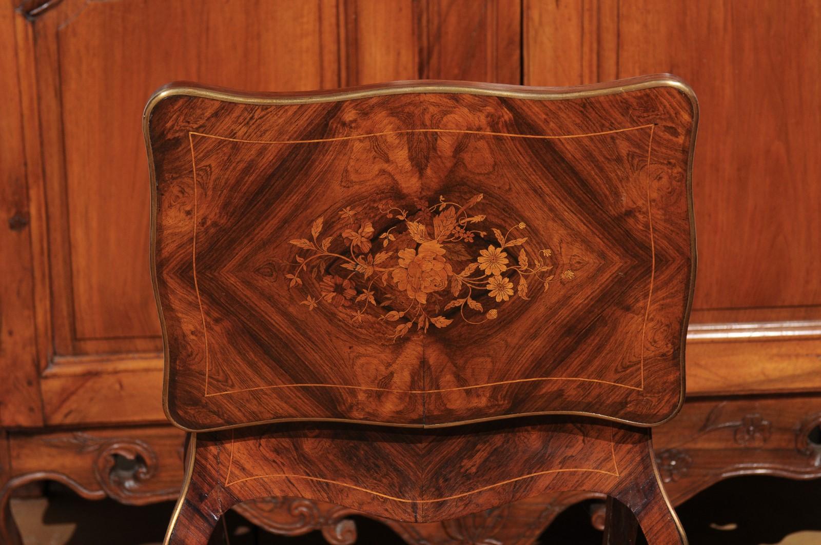 French Louis XV Style 19th Century Marquetry Dressing Table with Floral Motifs For Sale 5