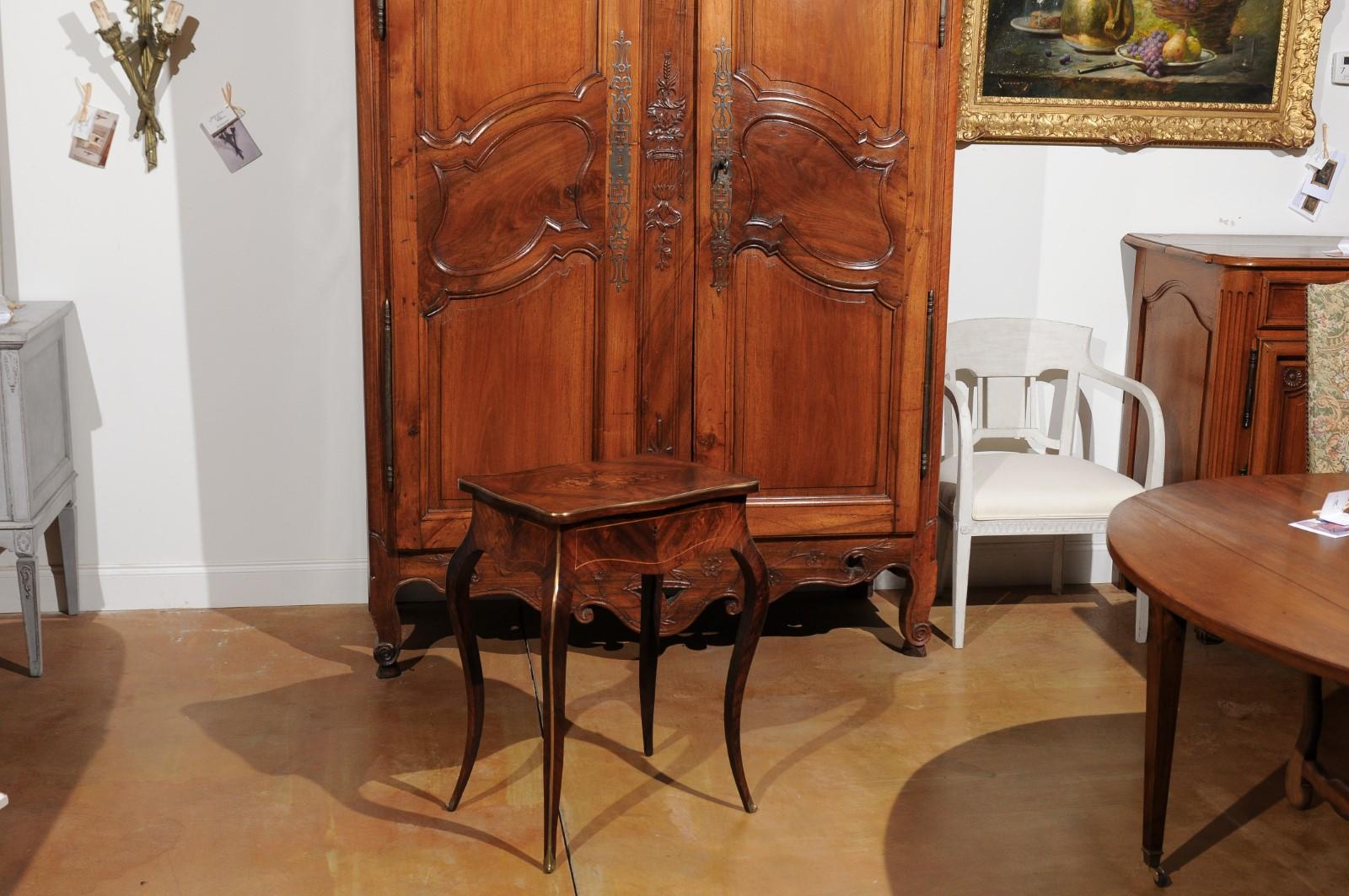 Veneer French Louis XV Style 19th Century Marquetry Dressing Table with Floral Motifs For Sale