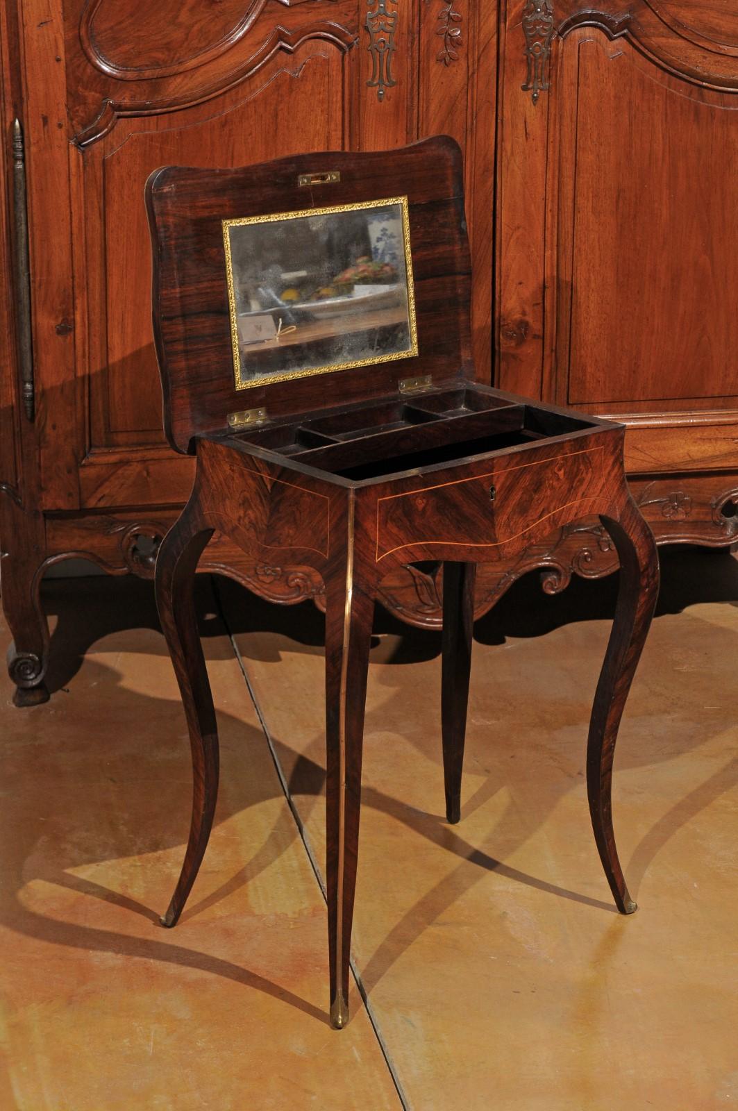French Louis XV Style 19th Century Marquetry Dressing Table with Floral Motifs For Sale 1