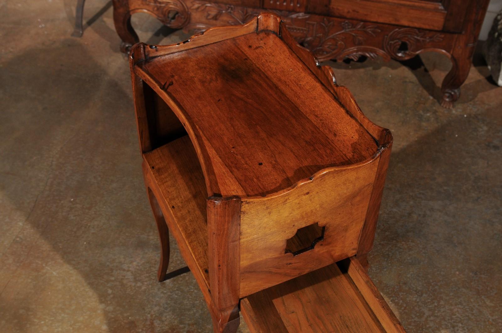 French Louis XV Style 19th Century Nightstand with Tray Top and Lateral Drawer 3