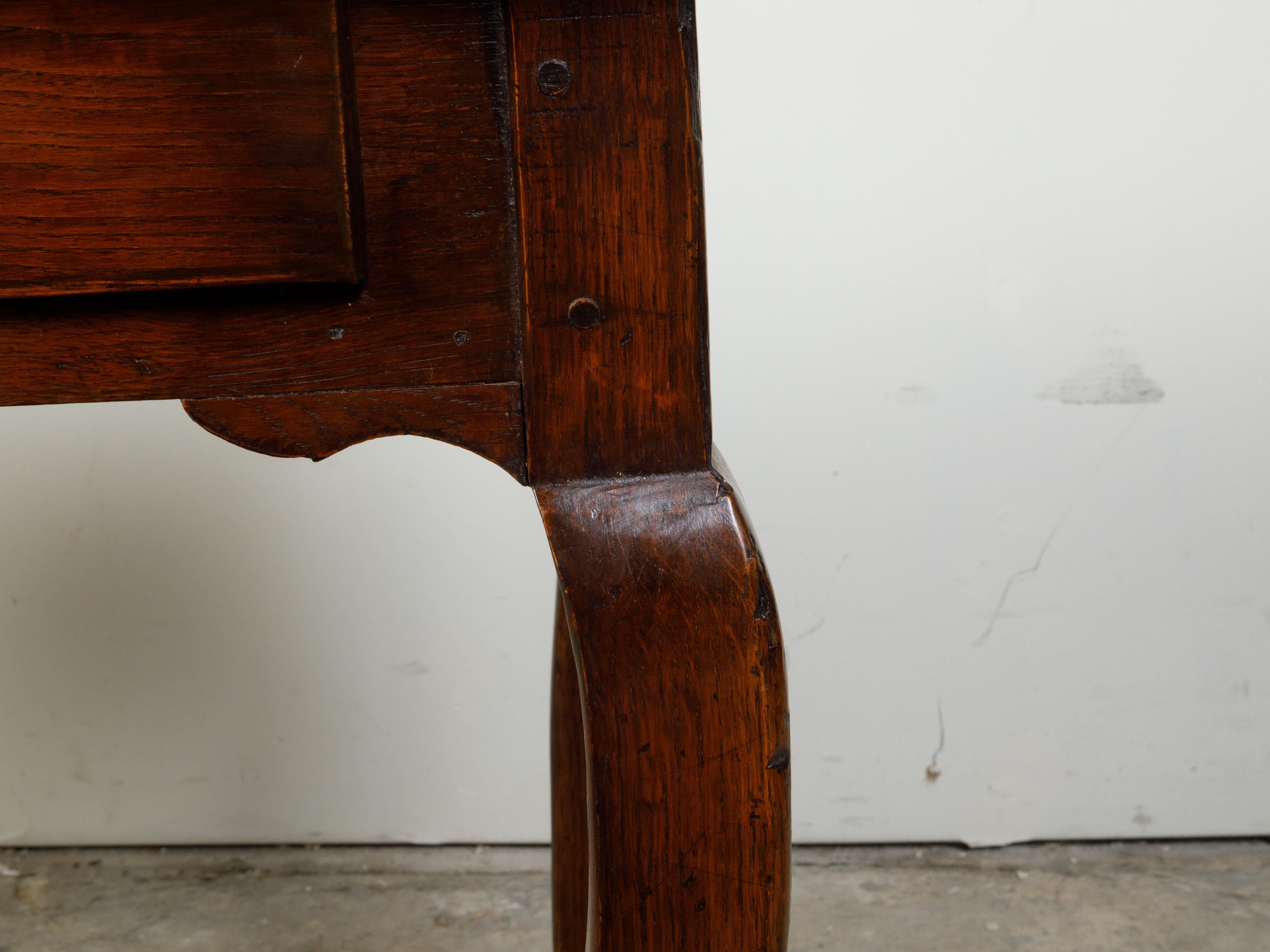 Scrivania francese in stile Luigi XV del XIX secolo in noce con cassetti e gambe a cabriole in vendita 6