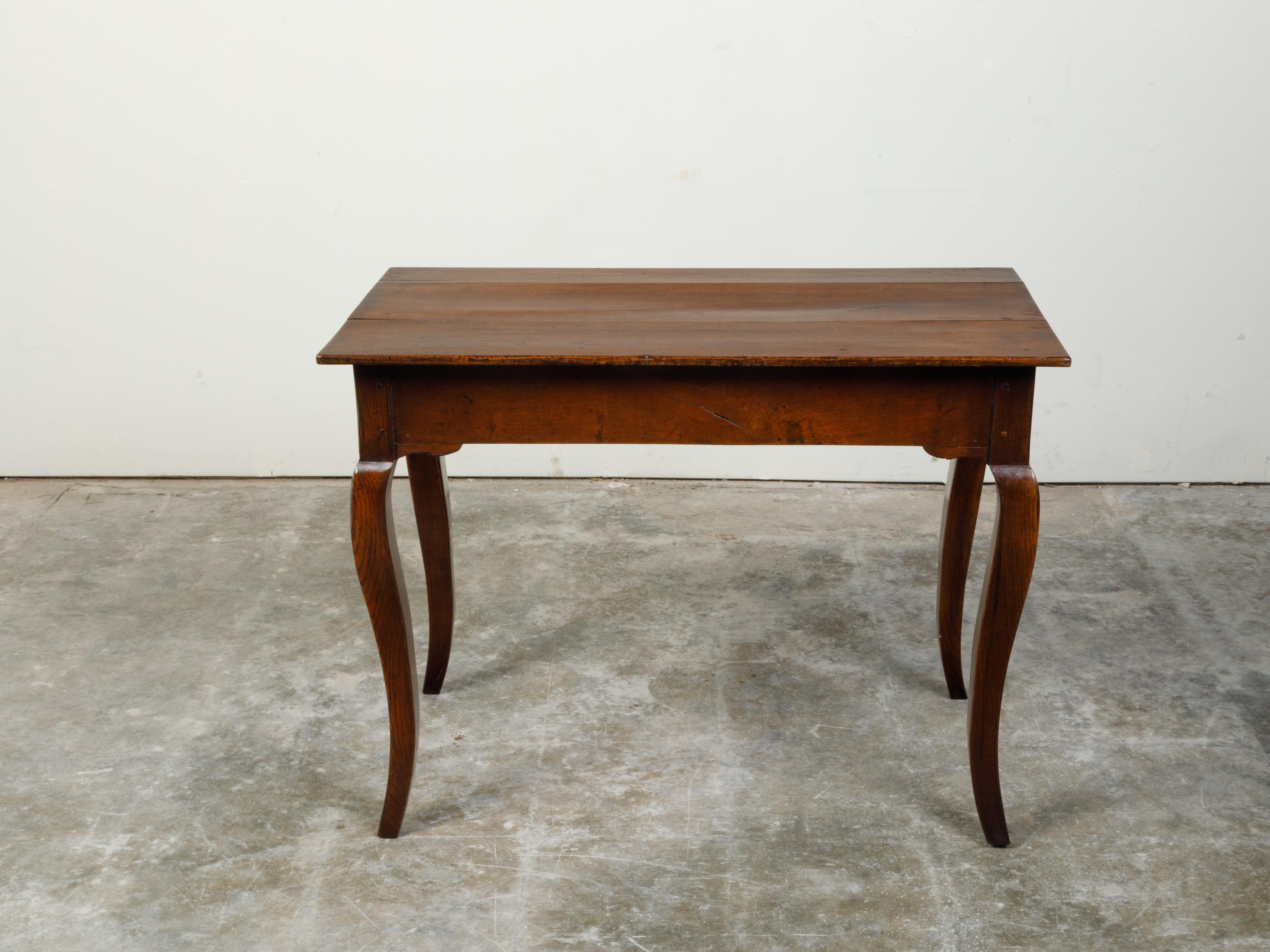 French Louis XV Style 19th Century Walnut Desk with Drawers and Cabriole Legs For Sale 3