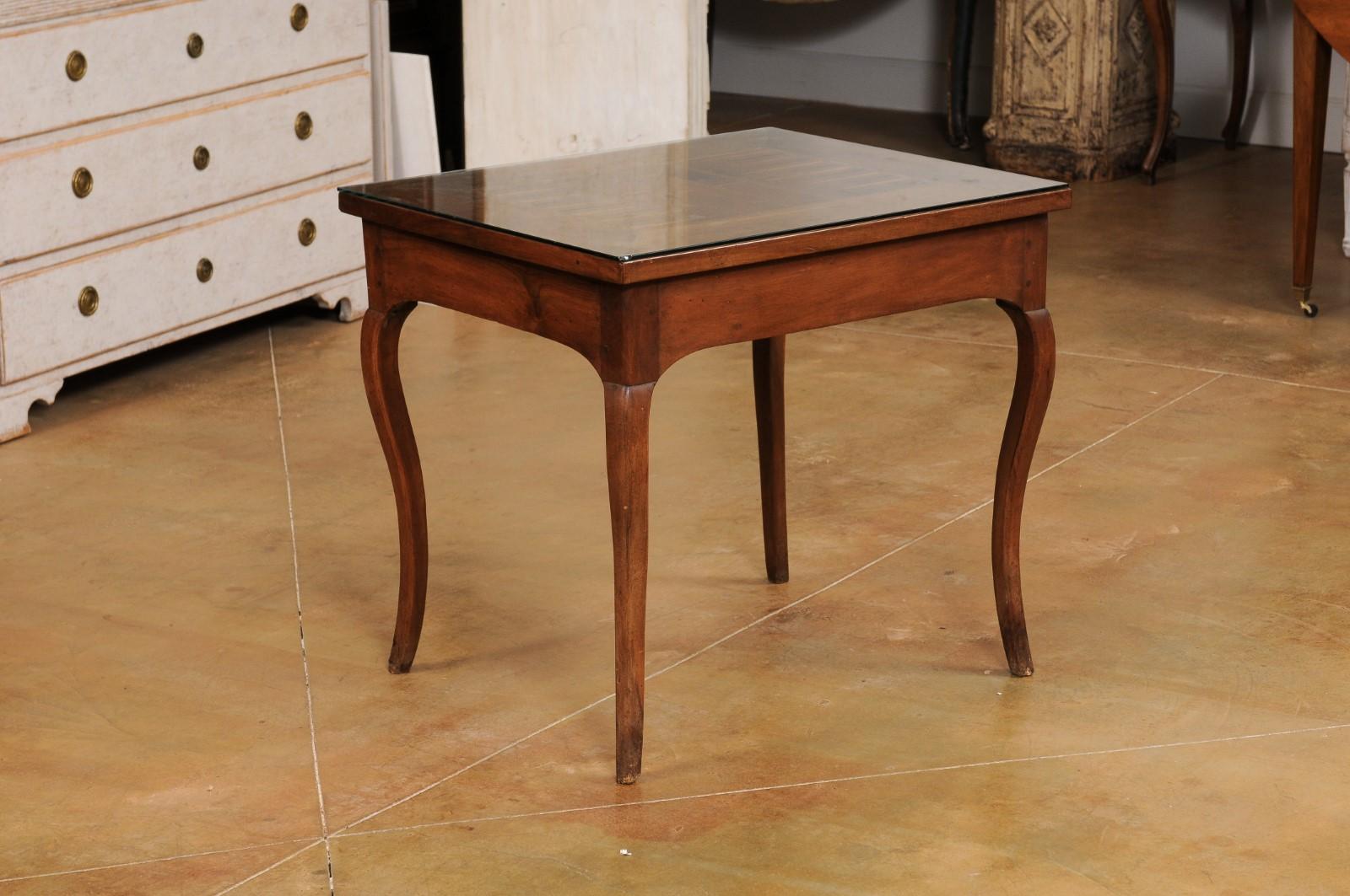 French Louis XV Style 19th Century Walnut Tric Trac Table with Mahogany Inlay For Sale 6