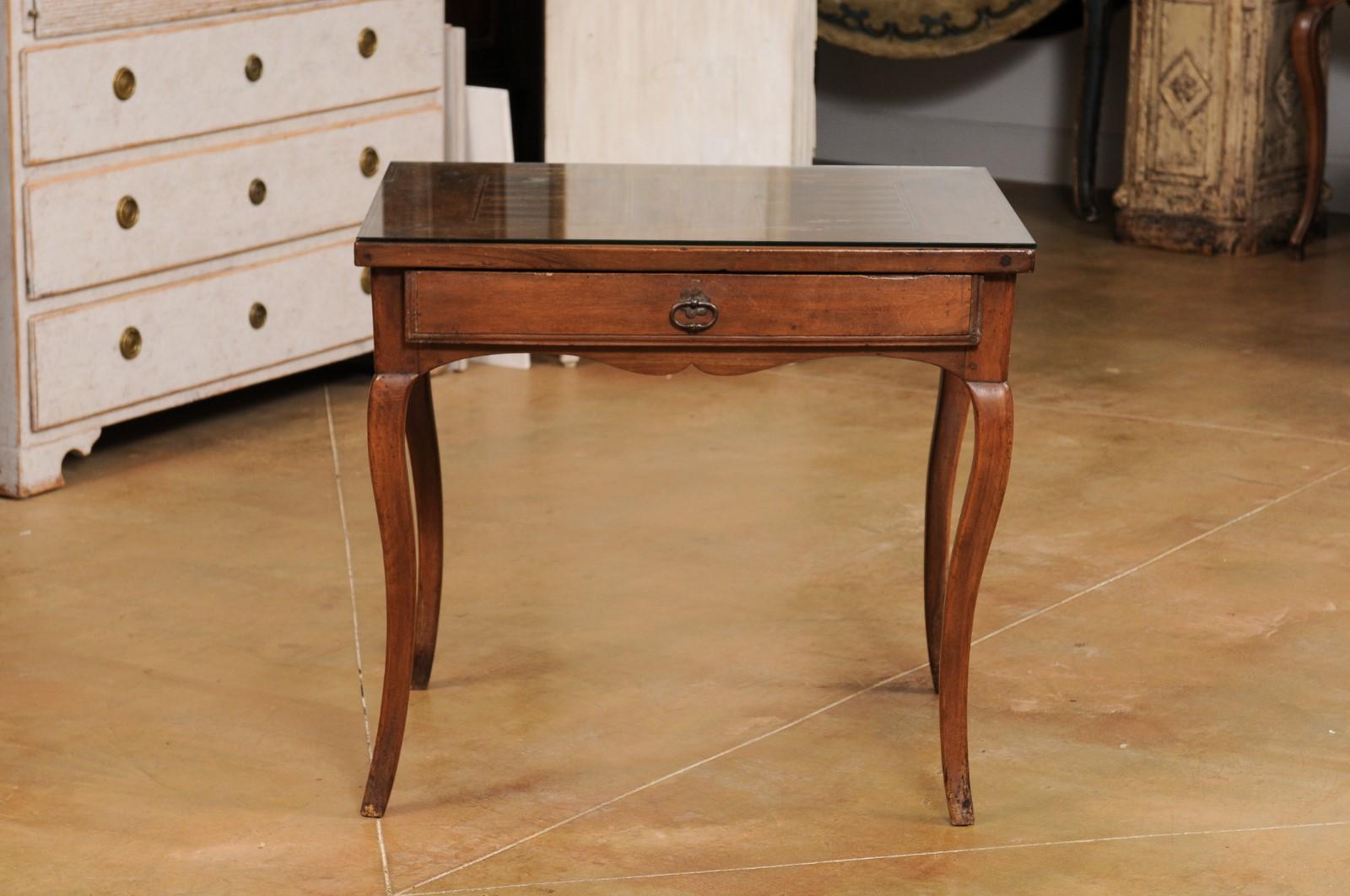 French Louis XV Style 19th Century Walnut Tric Trac Table with Mahogany Inlay For Sale 8