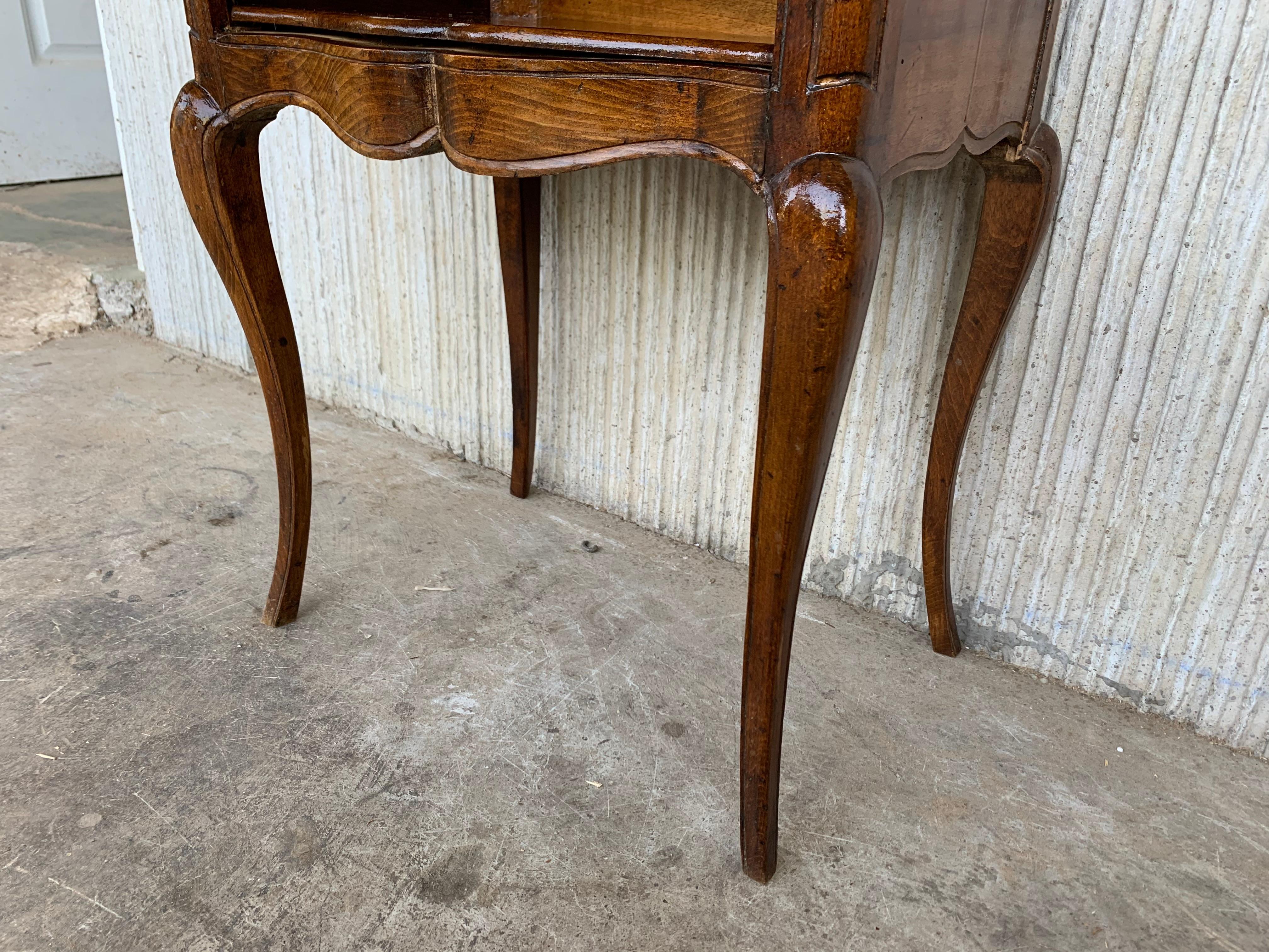 French Louis XV Style 19th Century Wooden Bedside Table with Open Shelf For Sale 3