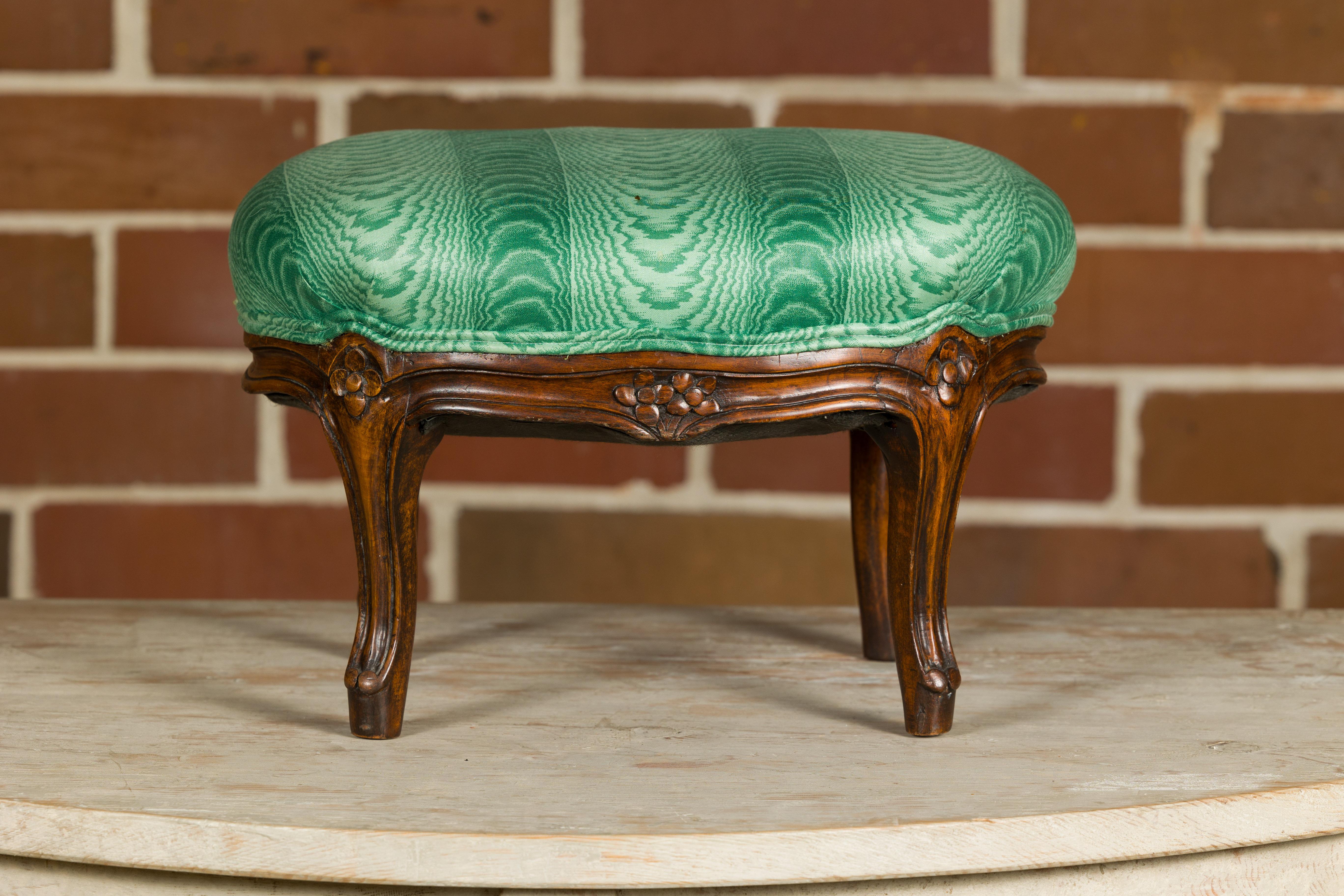 French Louis XV Style 19th Century Wooden Footstool with Carved Cabriole Legs In Good Condition For Sale In Atlanta, GA