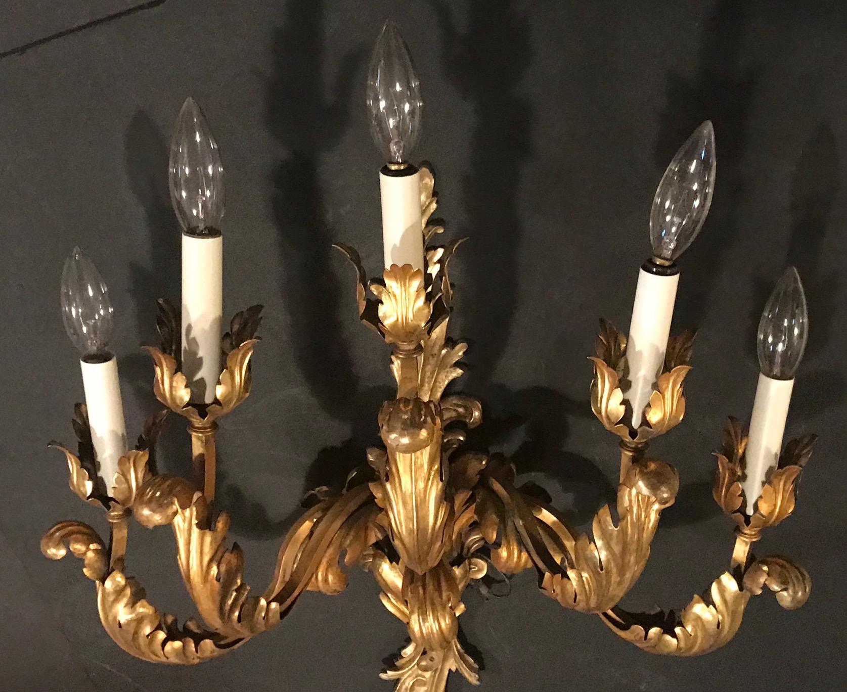 French Louis XV Style 5-Arm Gilt Bronze Sconce, Early 20th Century In Good Condition In Vero Beach, FL