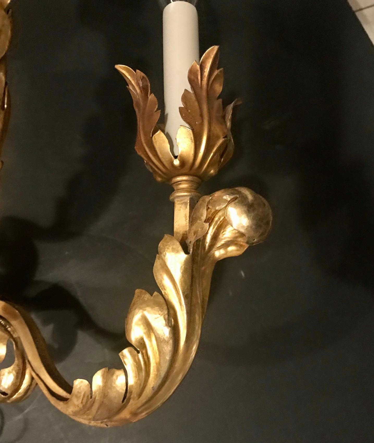 French Louis XV Style 5-Arm Gilt Bronze Sconce, Early 20th Century 1