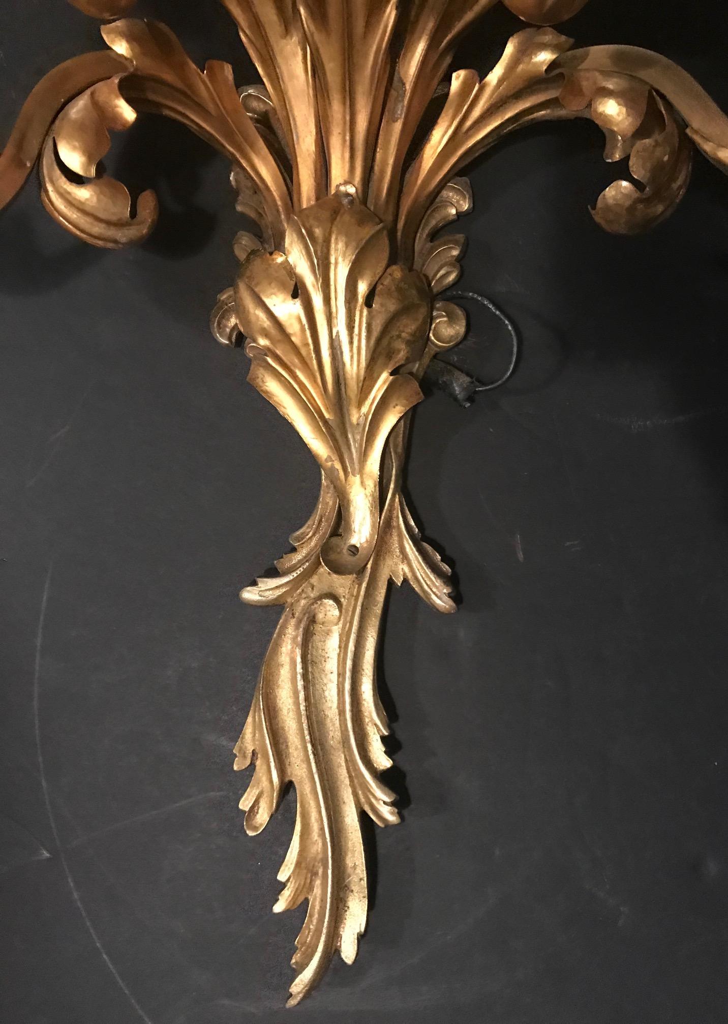 French Louis XV Style 5-Arm Gilt Bronze Sconce, Early 20th Century 2