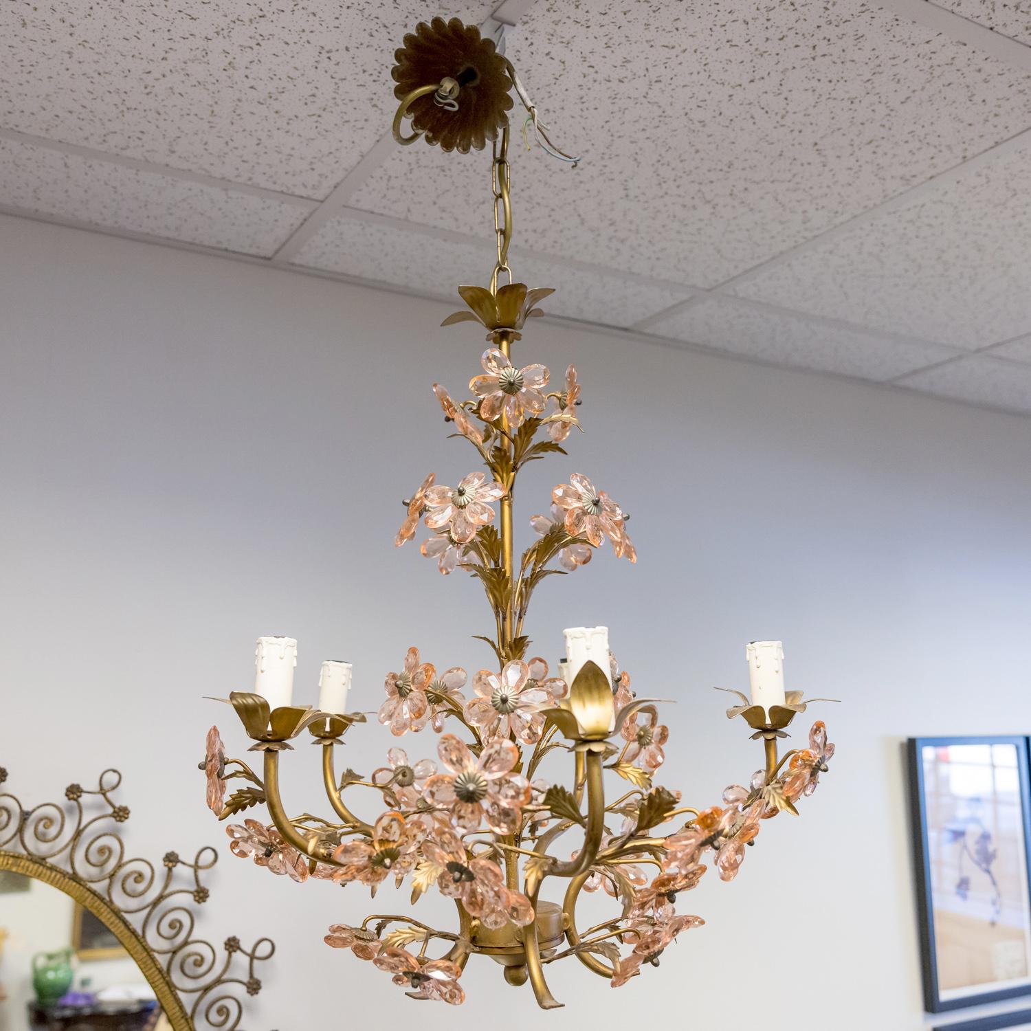 French Louis XV Style 5light Gilt Iron & Crystal Flower Maison Bagues Chandelier In Good Condition For Sale In Birmingham, AL
