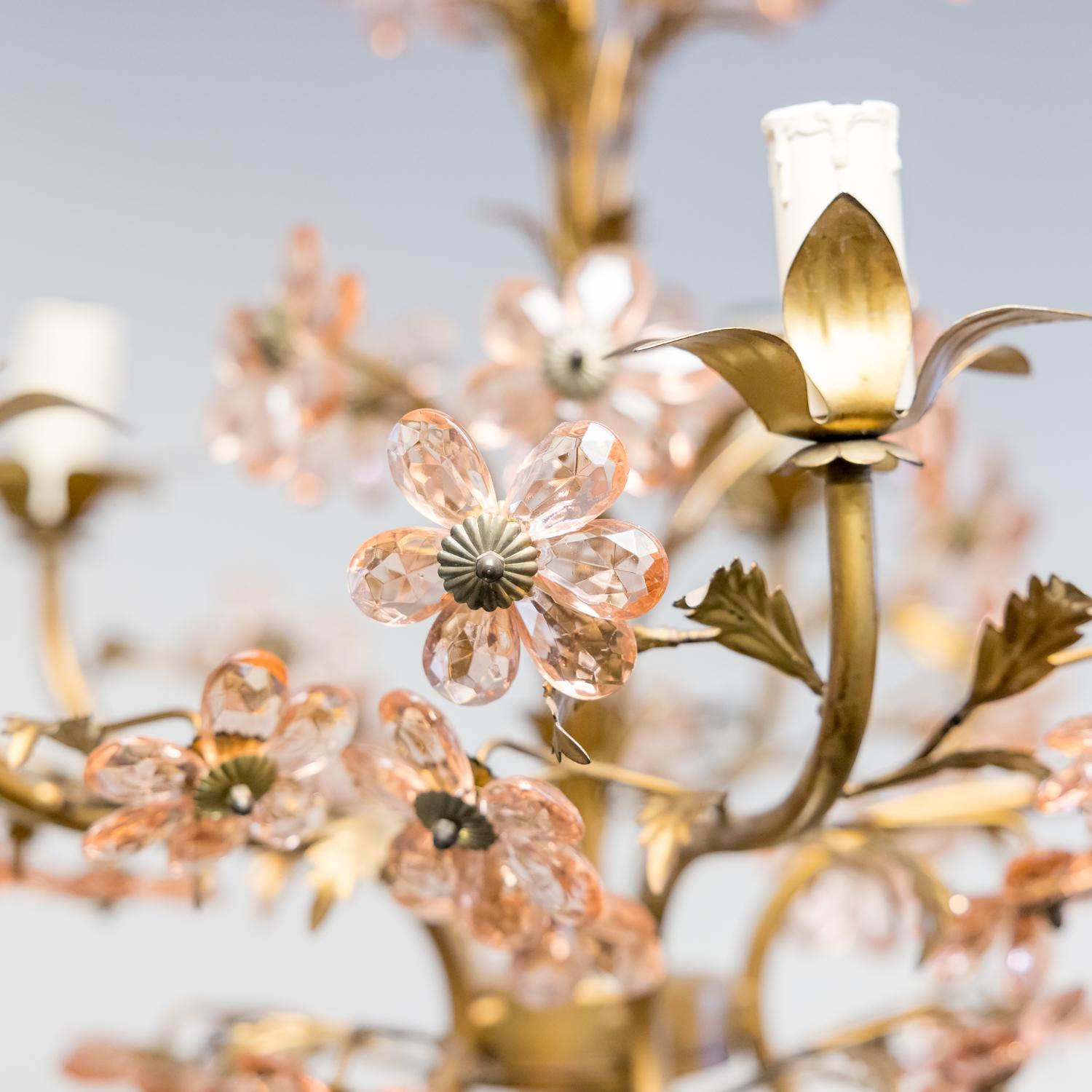 French Louis XV Style 5light Gilt Iron & Crystal Flower Maison Bagues Chandelier For Sale 4