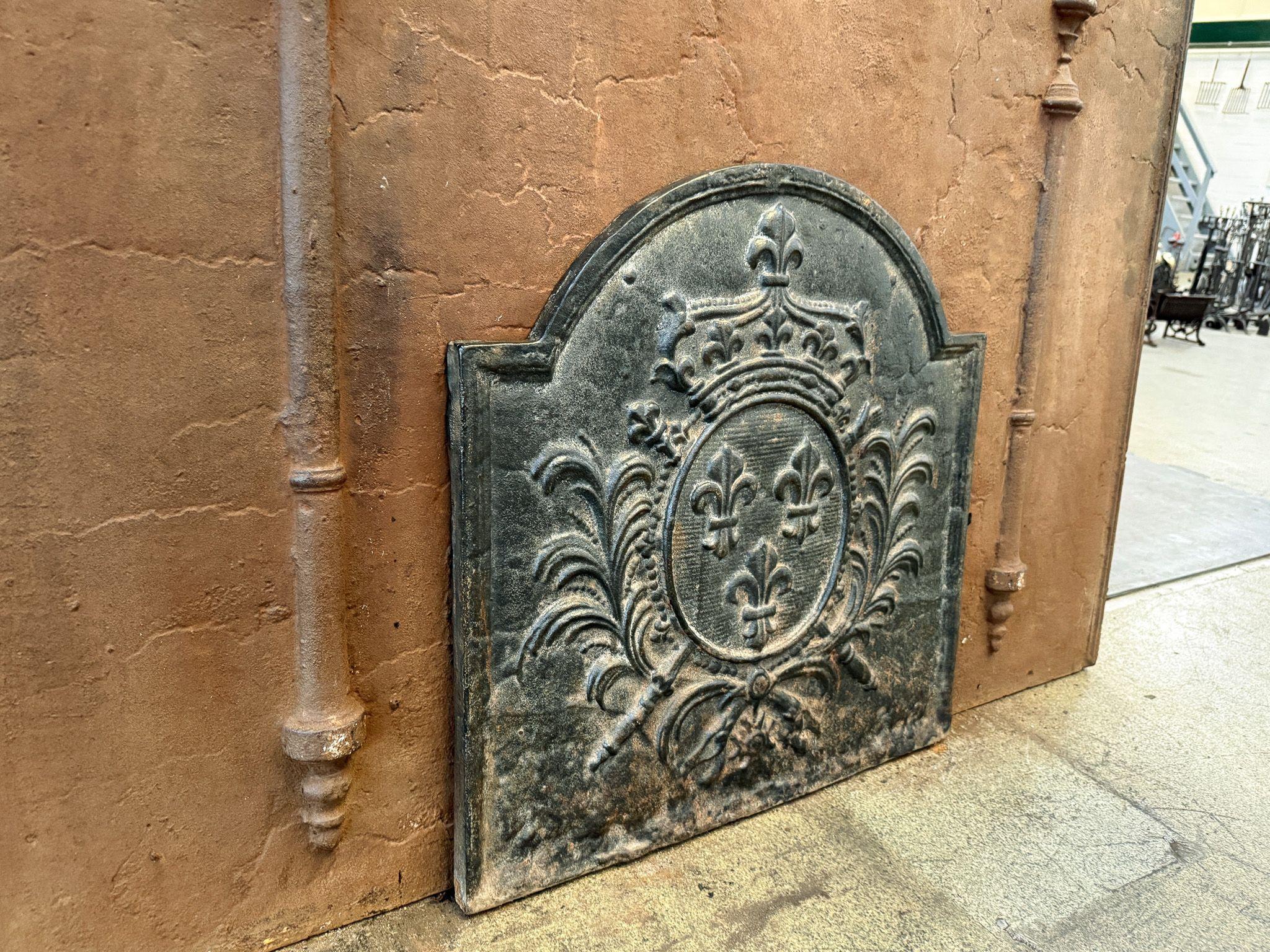 Plaque de cheminée française de style Louis XV « Arms of France » en vente 3