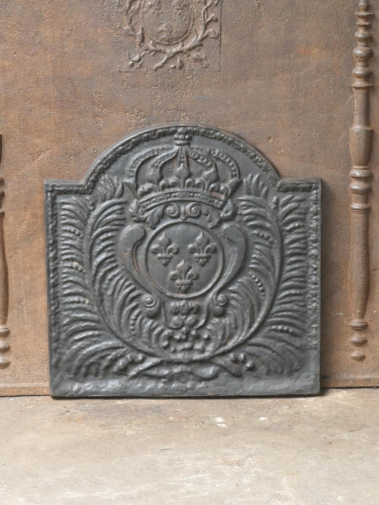 Français Plaque de cheminée française de style Louis XV « Arms of France » en vente