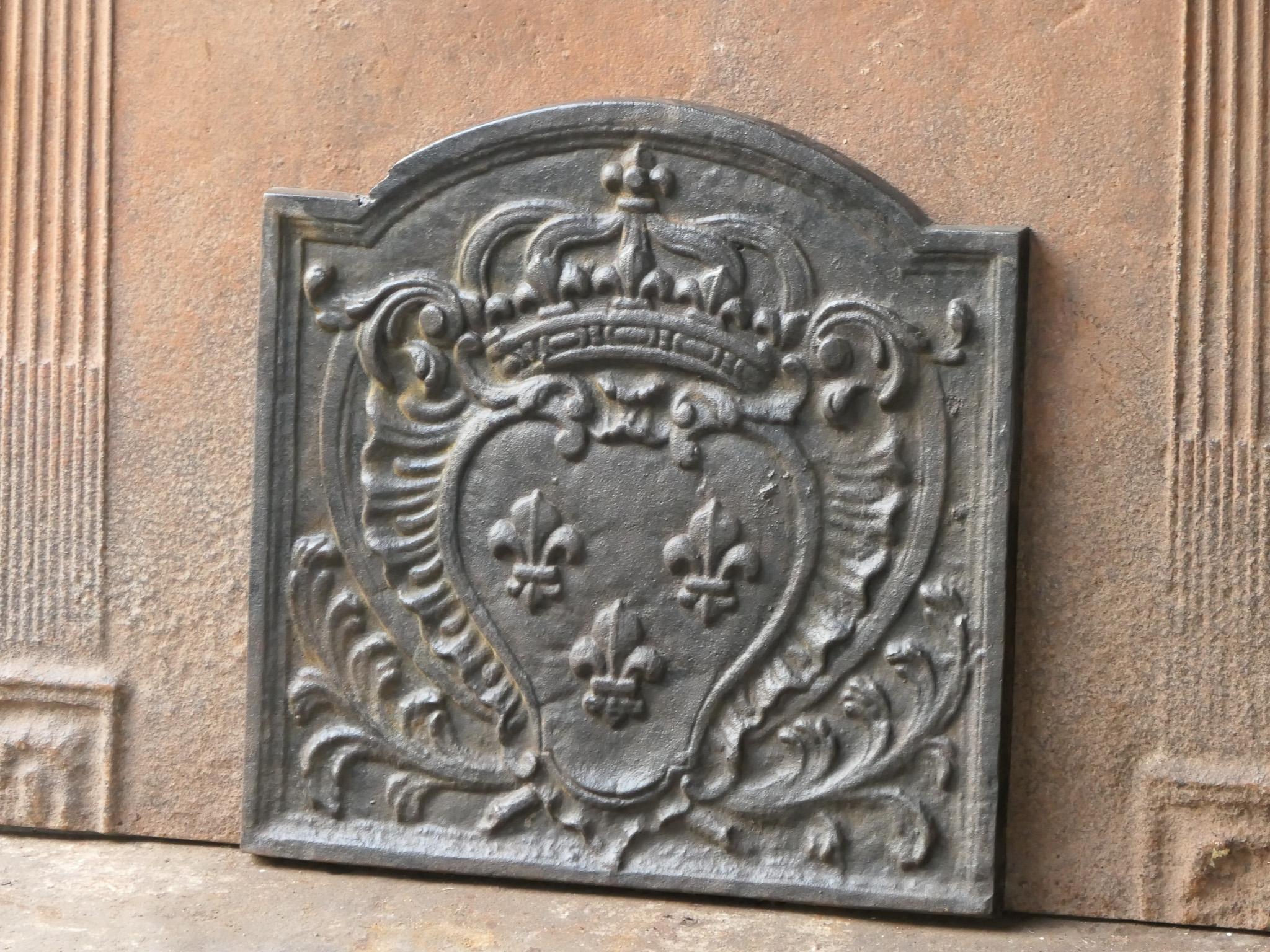 Français Plaque de cheminée française de style Louis XV « Arms of France »
