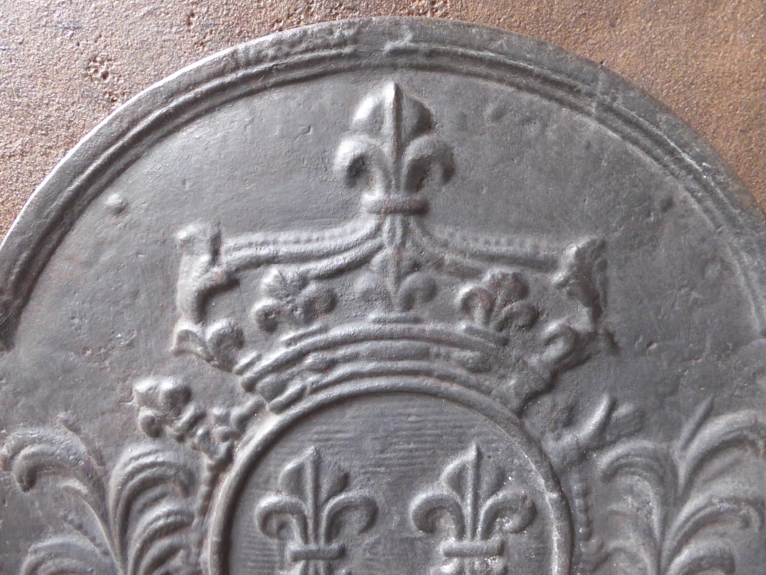 French Louis XV Style 'Arms of France' Fireback In Good Condition In Amerongen, NL