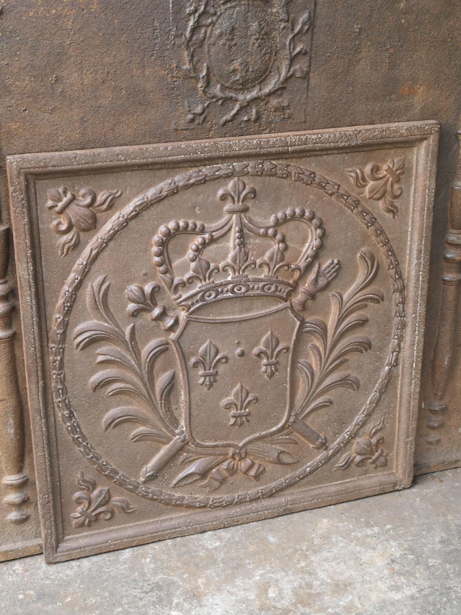 French Louis XV Style Arms of France Fireback In Good Condition In Amerongen, NL