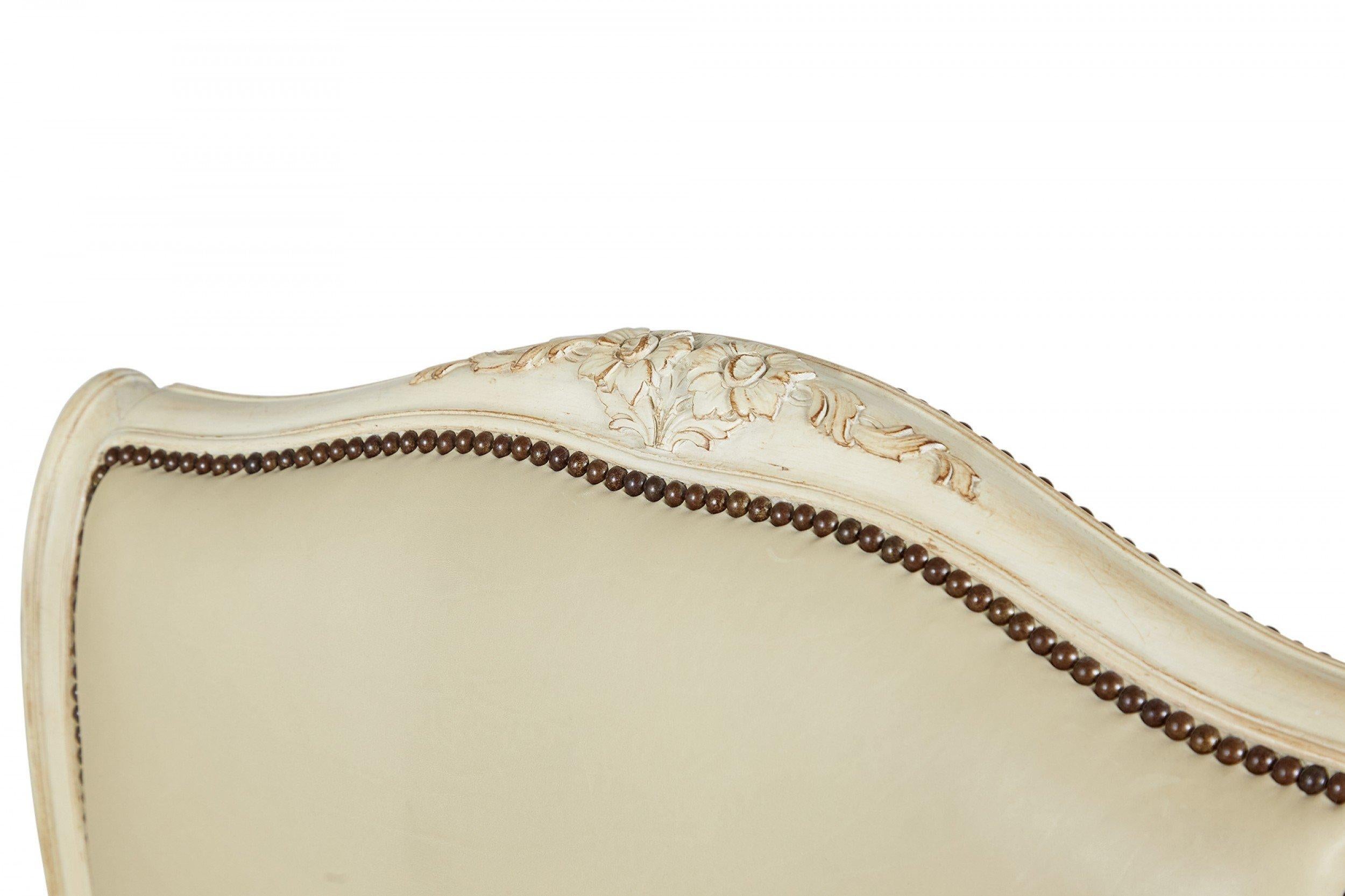 French Louis XV-Style Beige Wooden Leather Upholstered Daybed For Sale 12