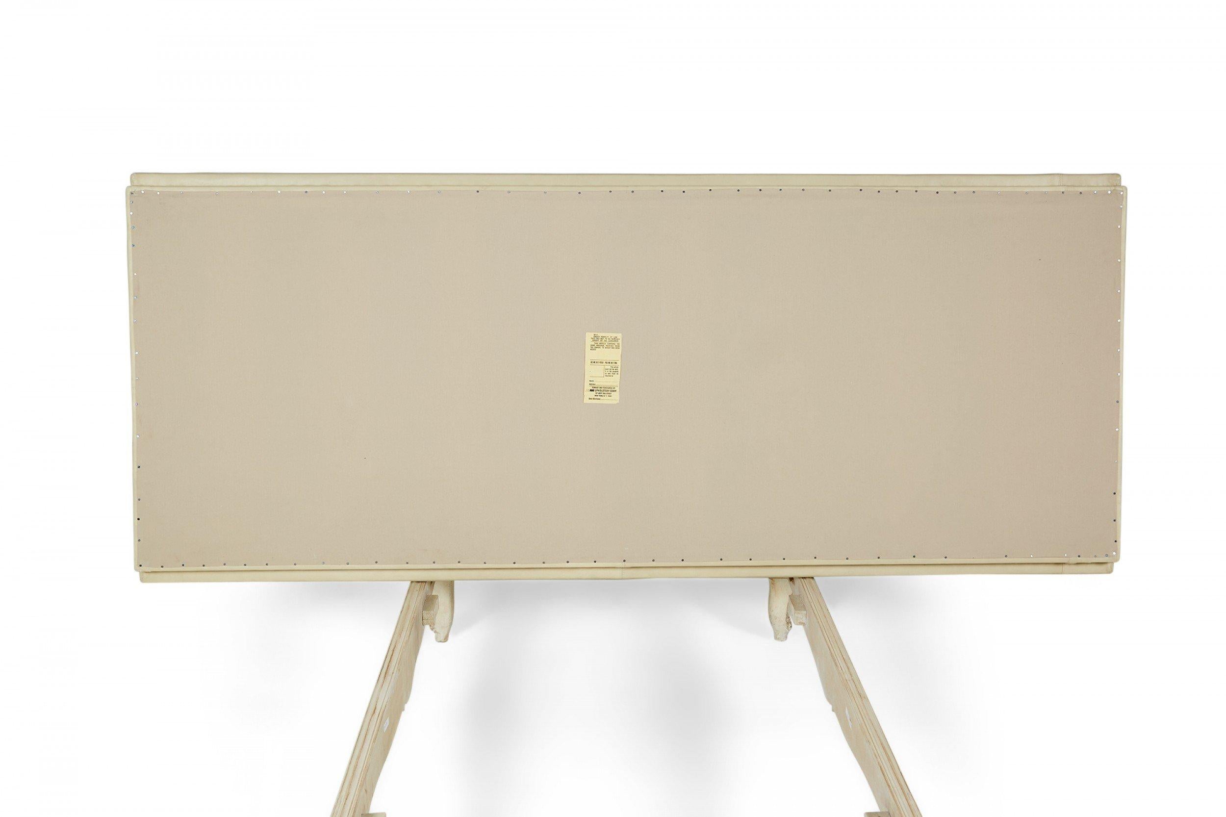 French Louis XV-Style Beige Wooden Leather Upholstered Daybed For Sale 14